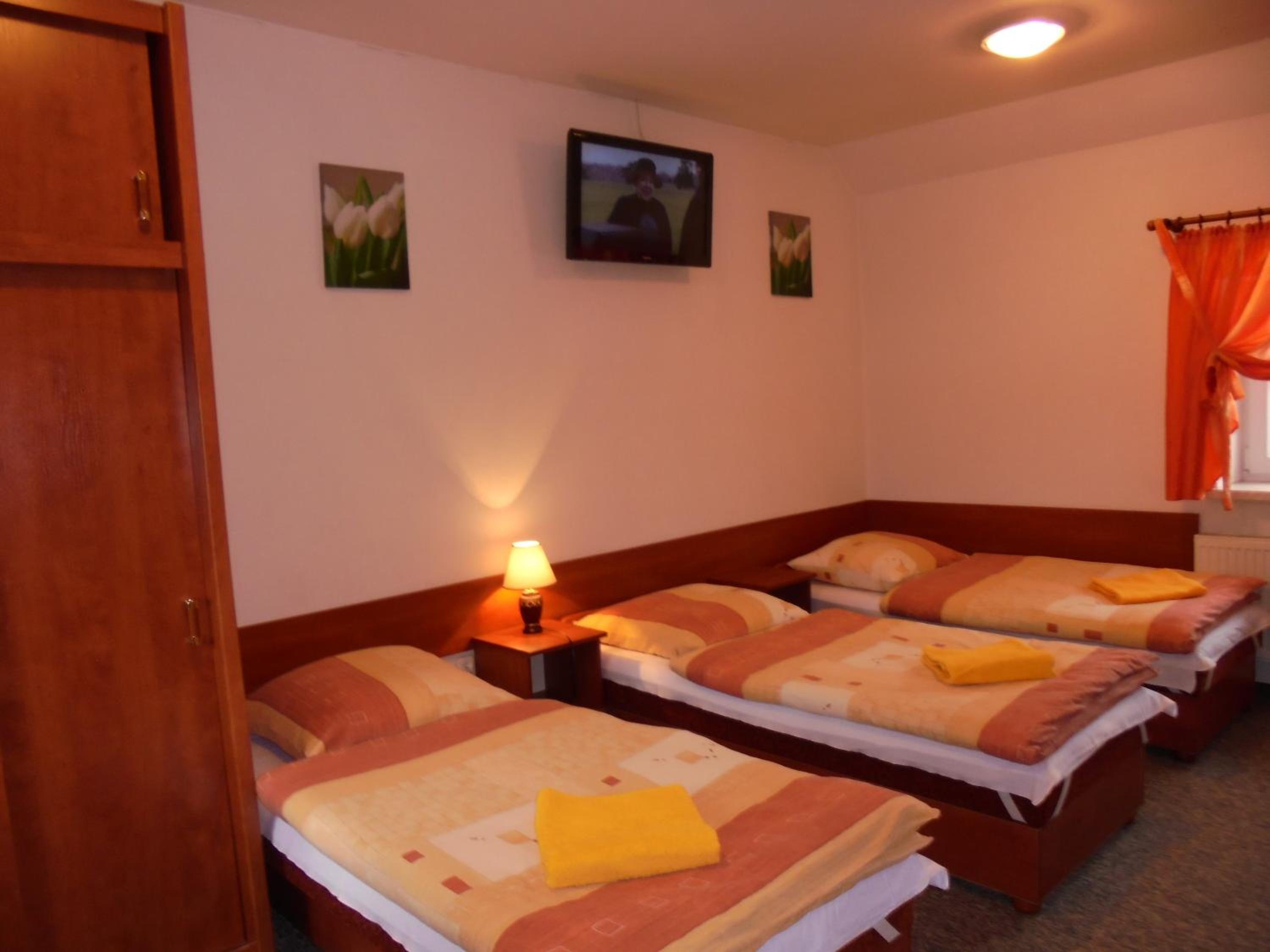 Triple Room with Private Bathroom photo 2