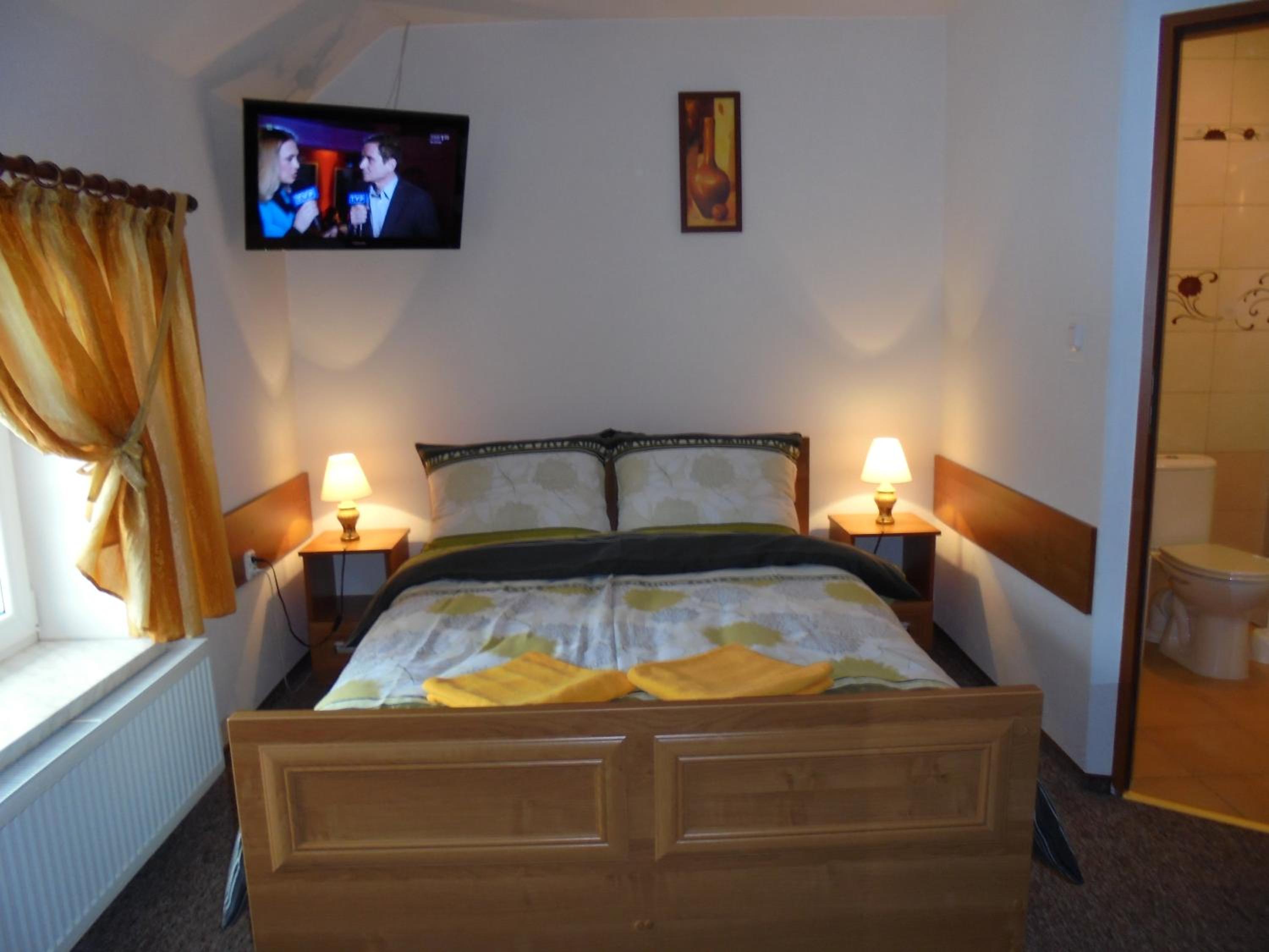 Double Room with Private Bathroom photo 3