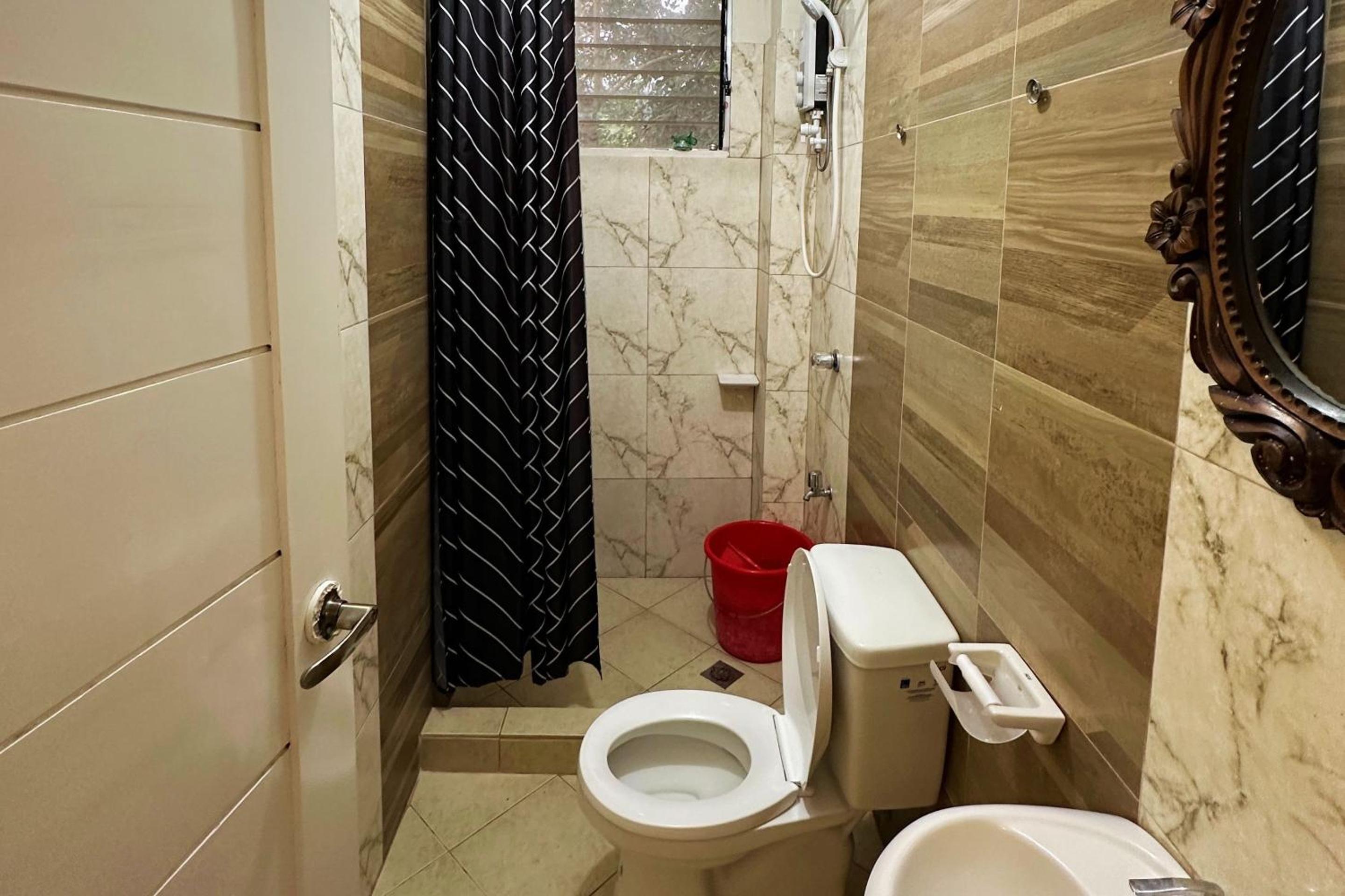 Deluxe Room - Photo 7