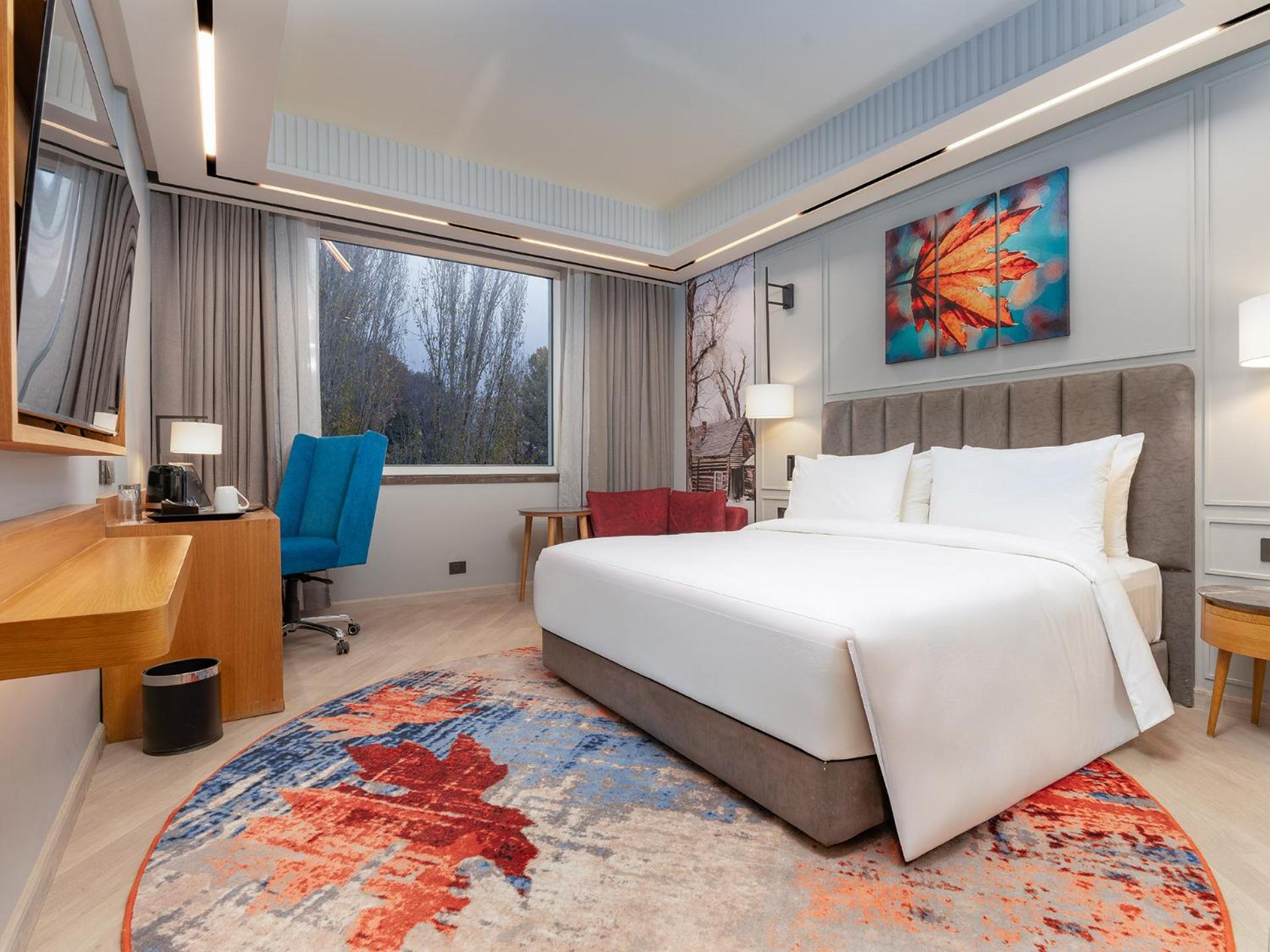 Superior King Room with Forest View
