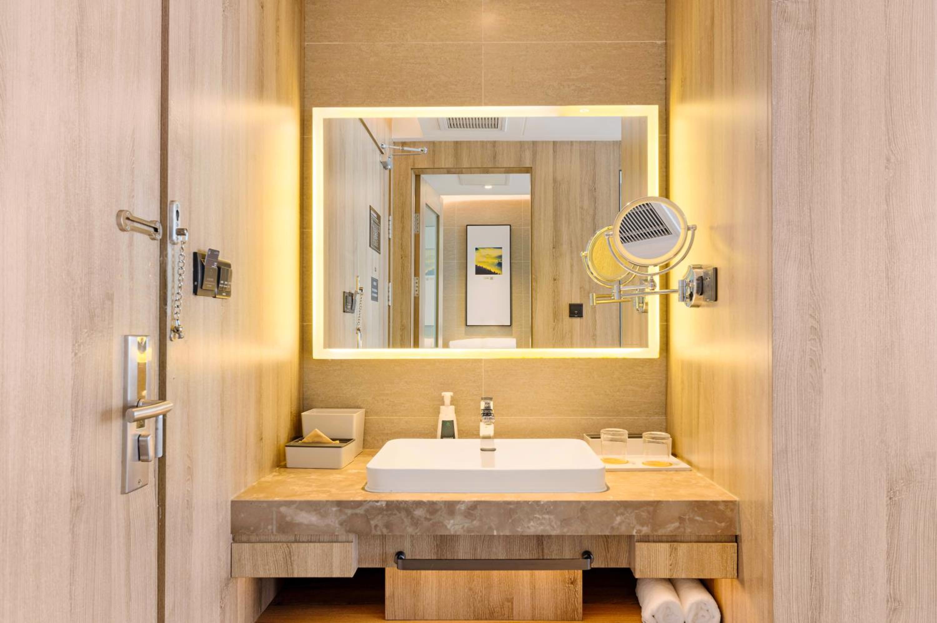 Two-Bedroom Suite photo 2