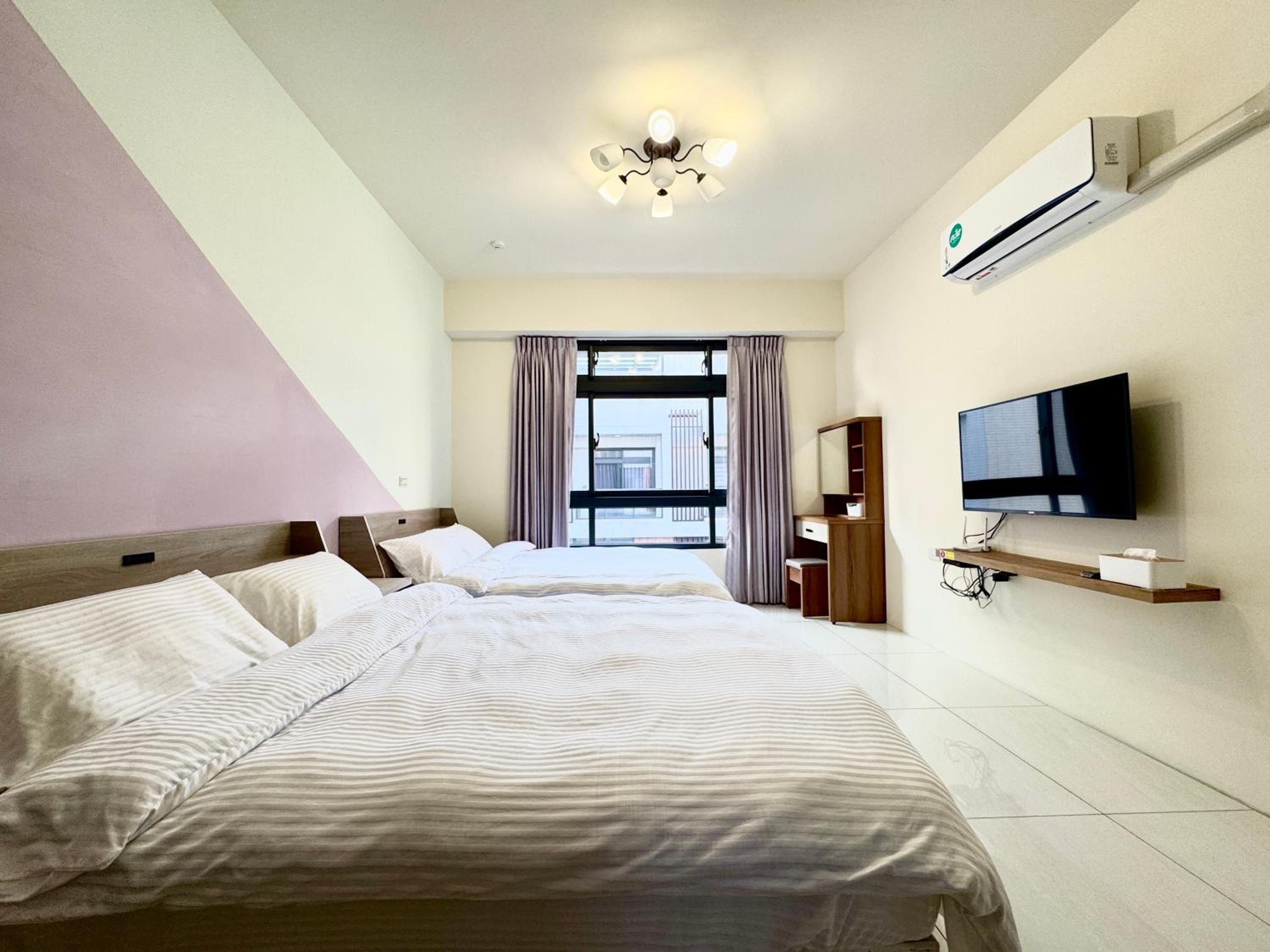 Quadruple Room with Private Bathroom photo 2