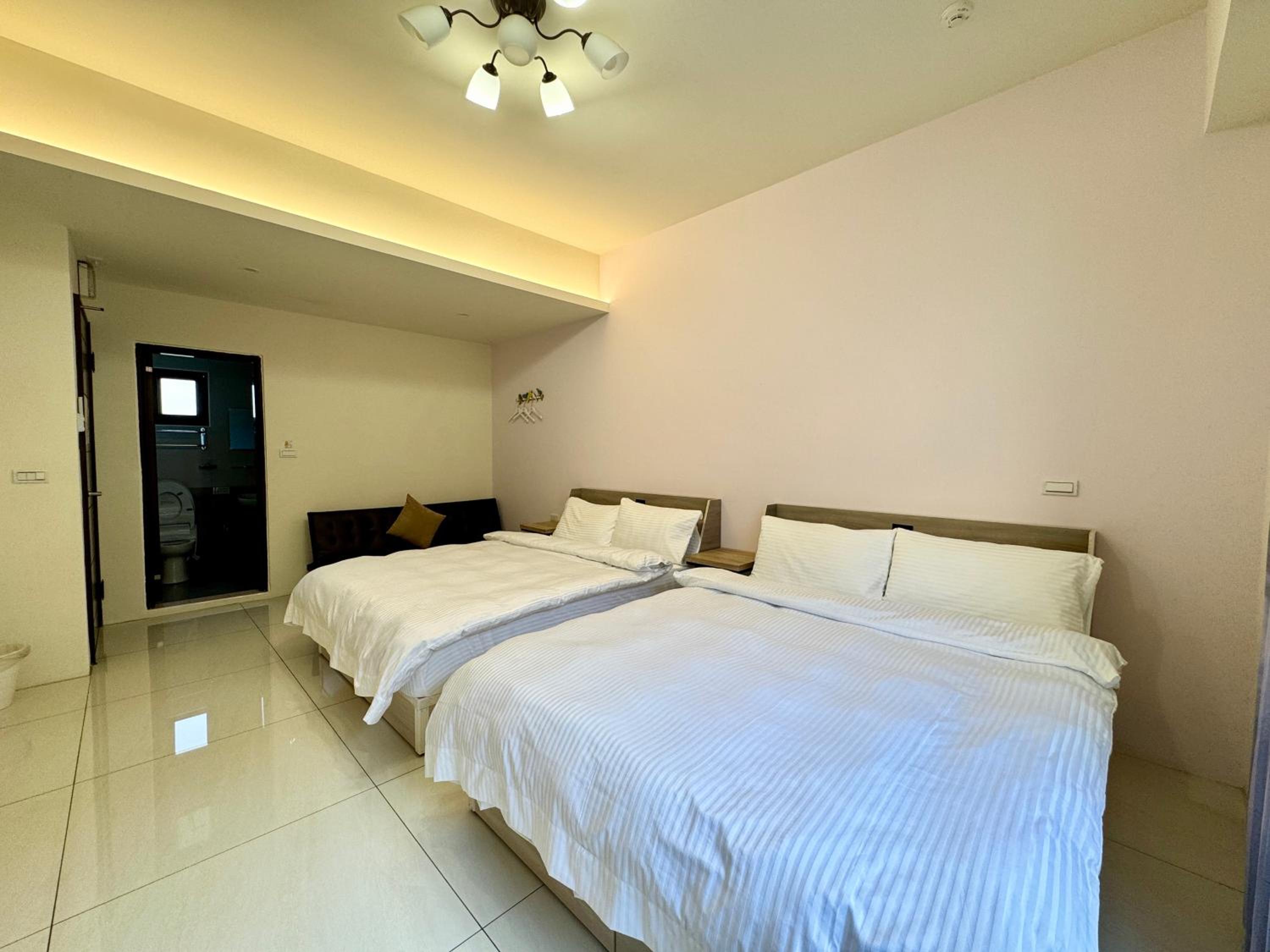 Four-Bedroom House photo 2
