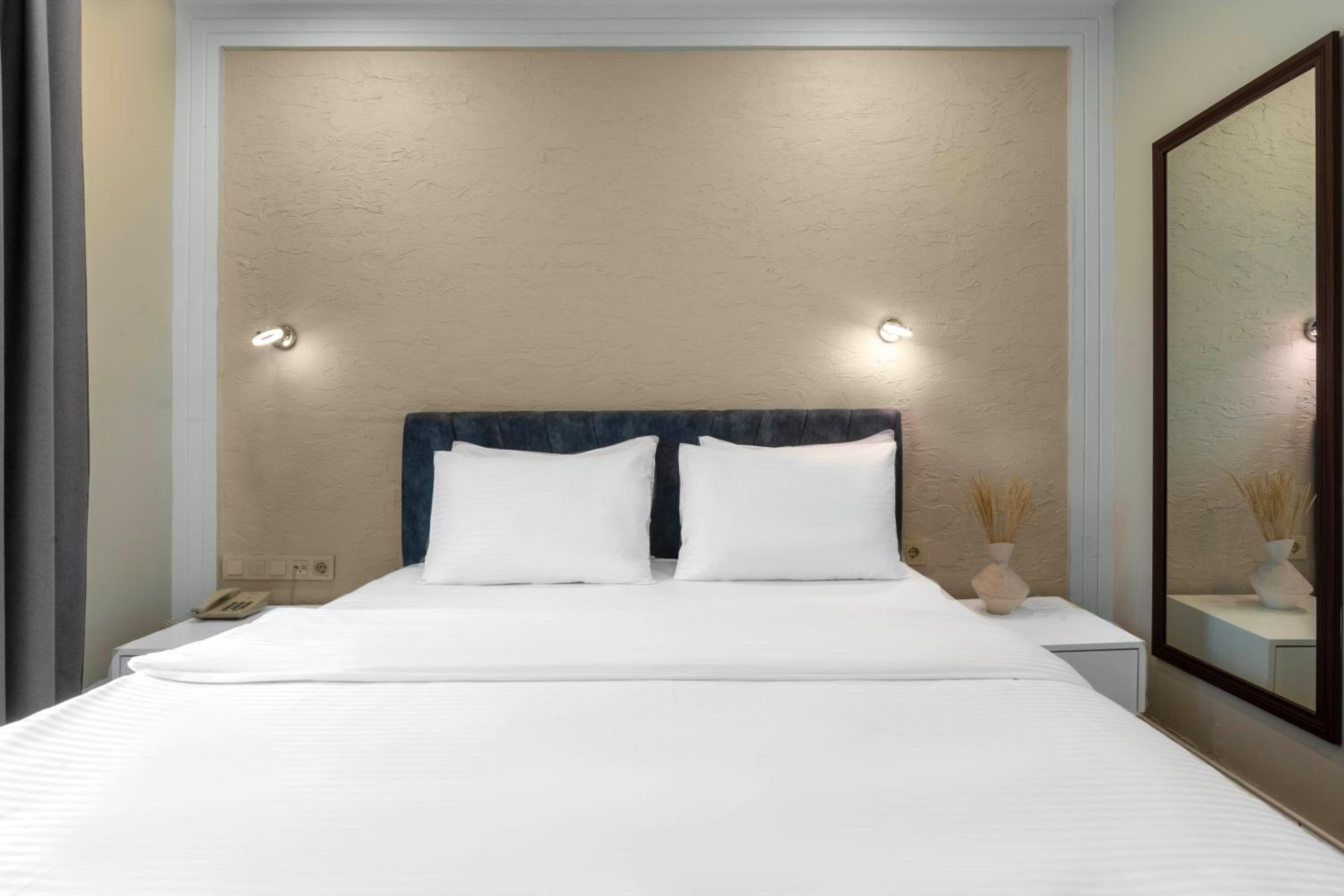 Budget Double Room photo 2