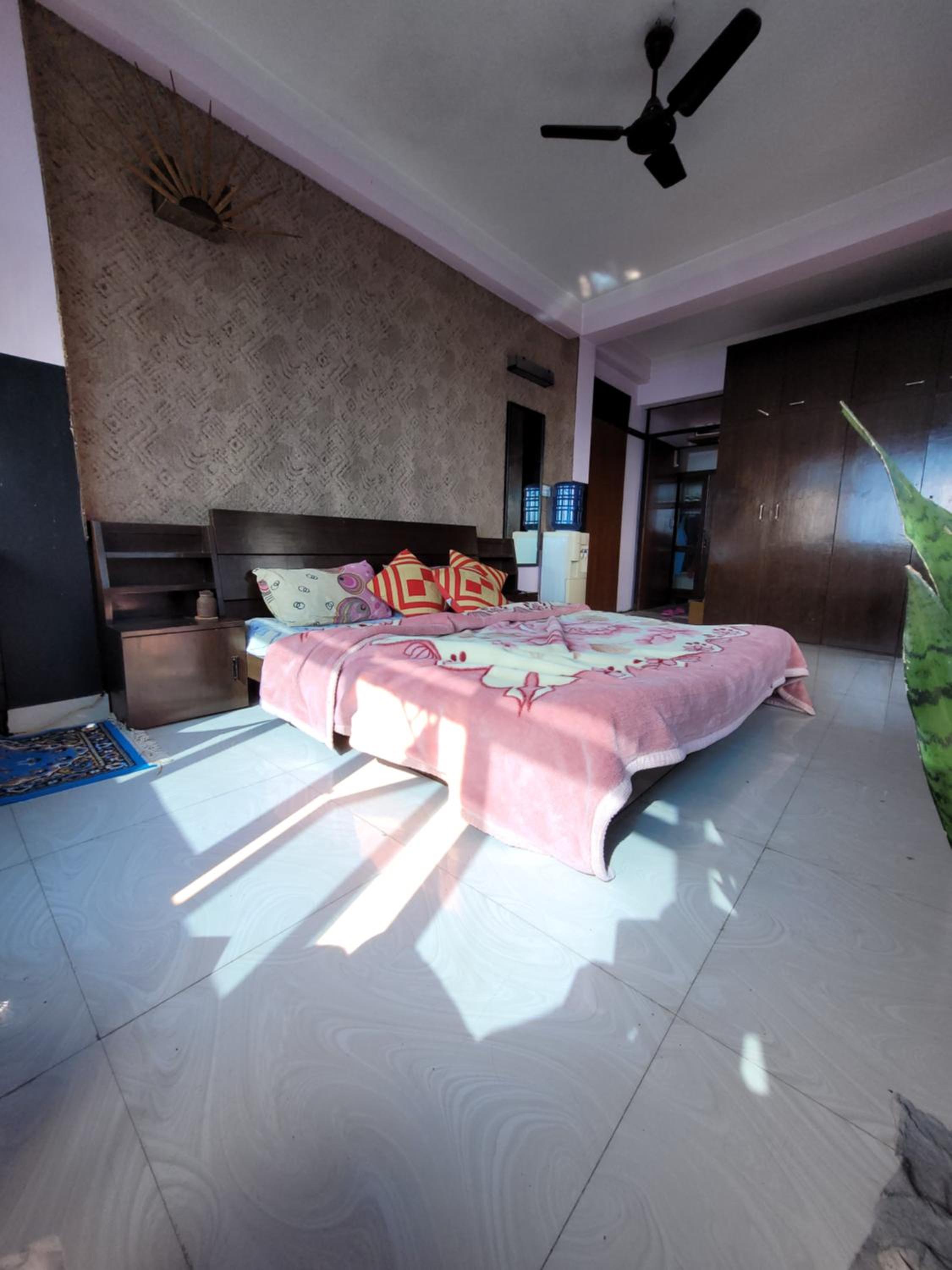 Double Room With Private Bathroom photo 1