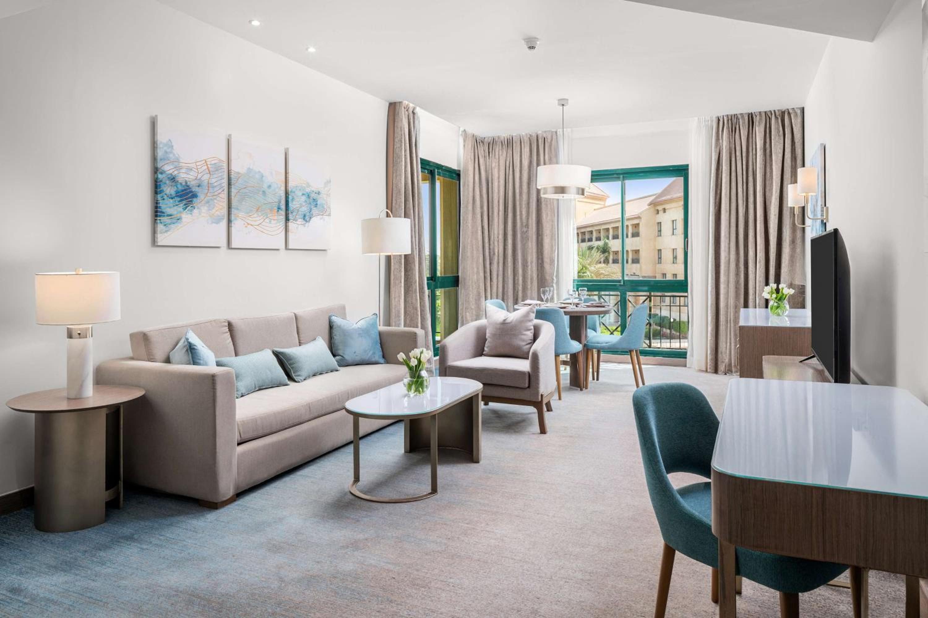 Deluxe King Suite