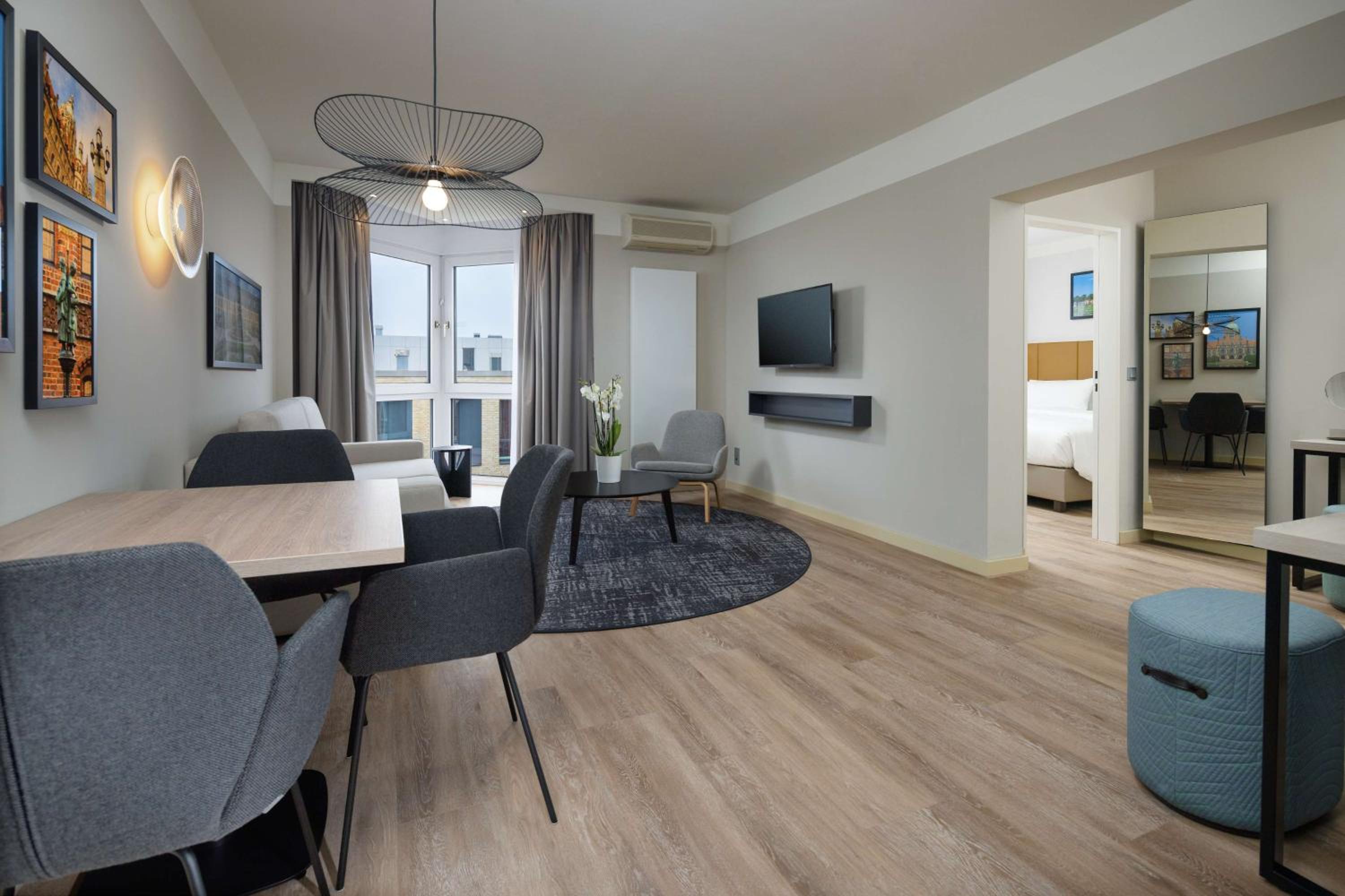 One-Bedroom King Suite photo 2