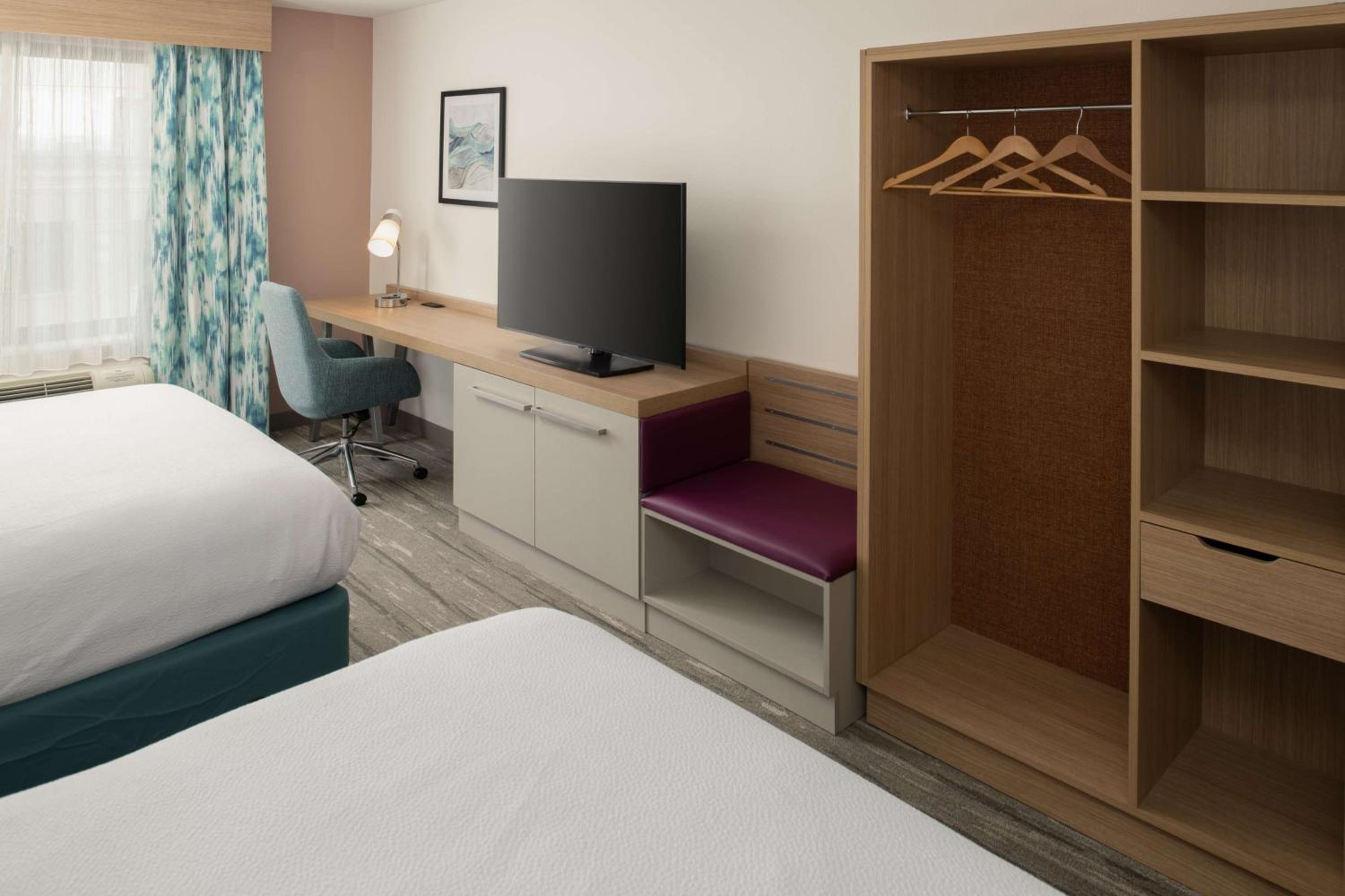 Two-Bedroom King Suite with Two King Beds and Roll-In Shower - Mobility Accessible photo 2