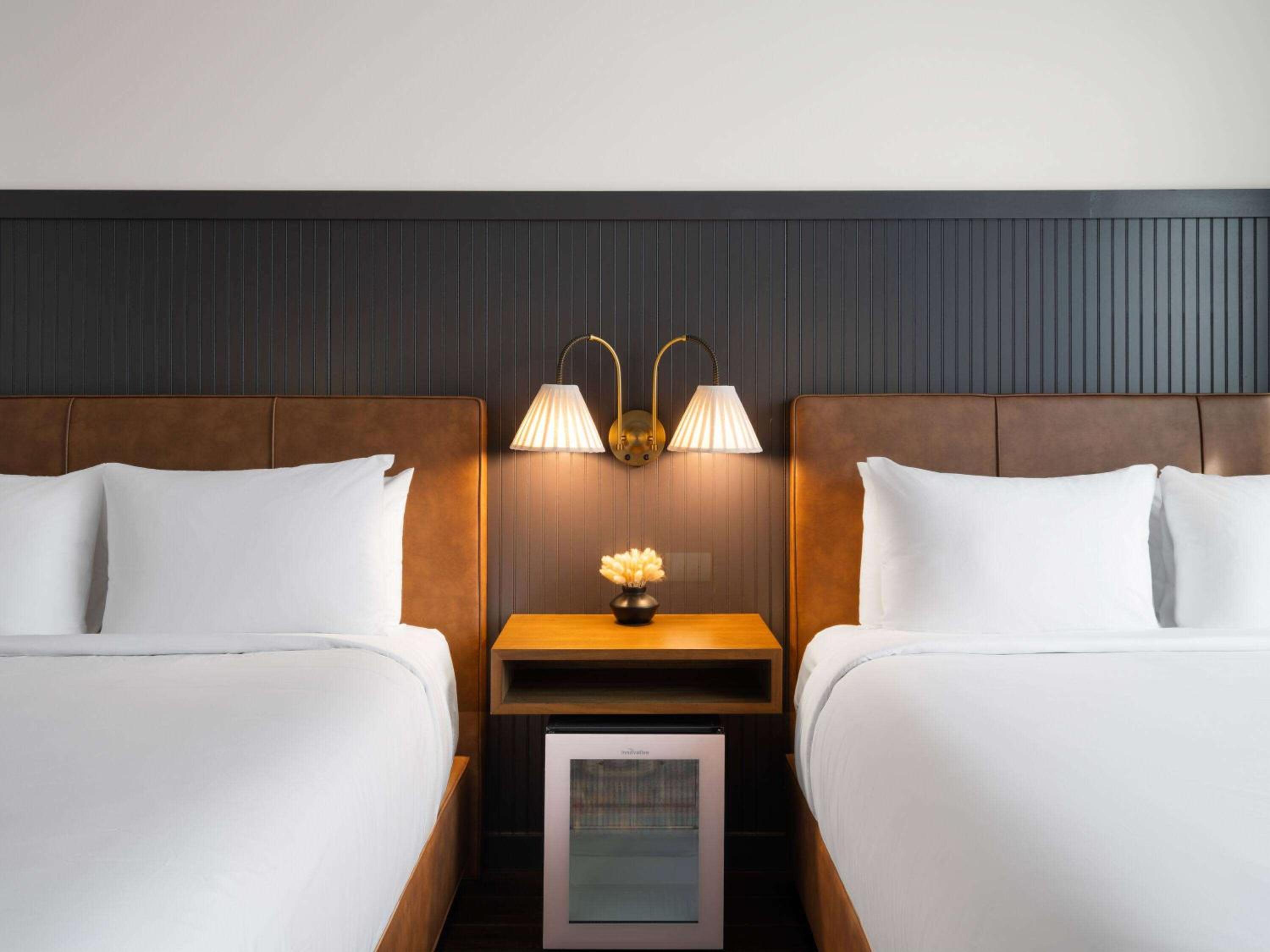 Queen Room with Two Queen Beds photo 3