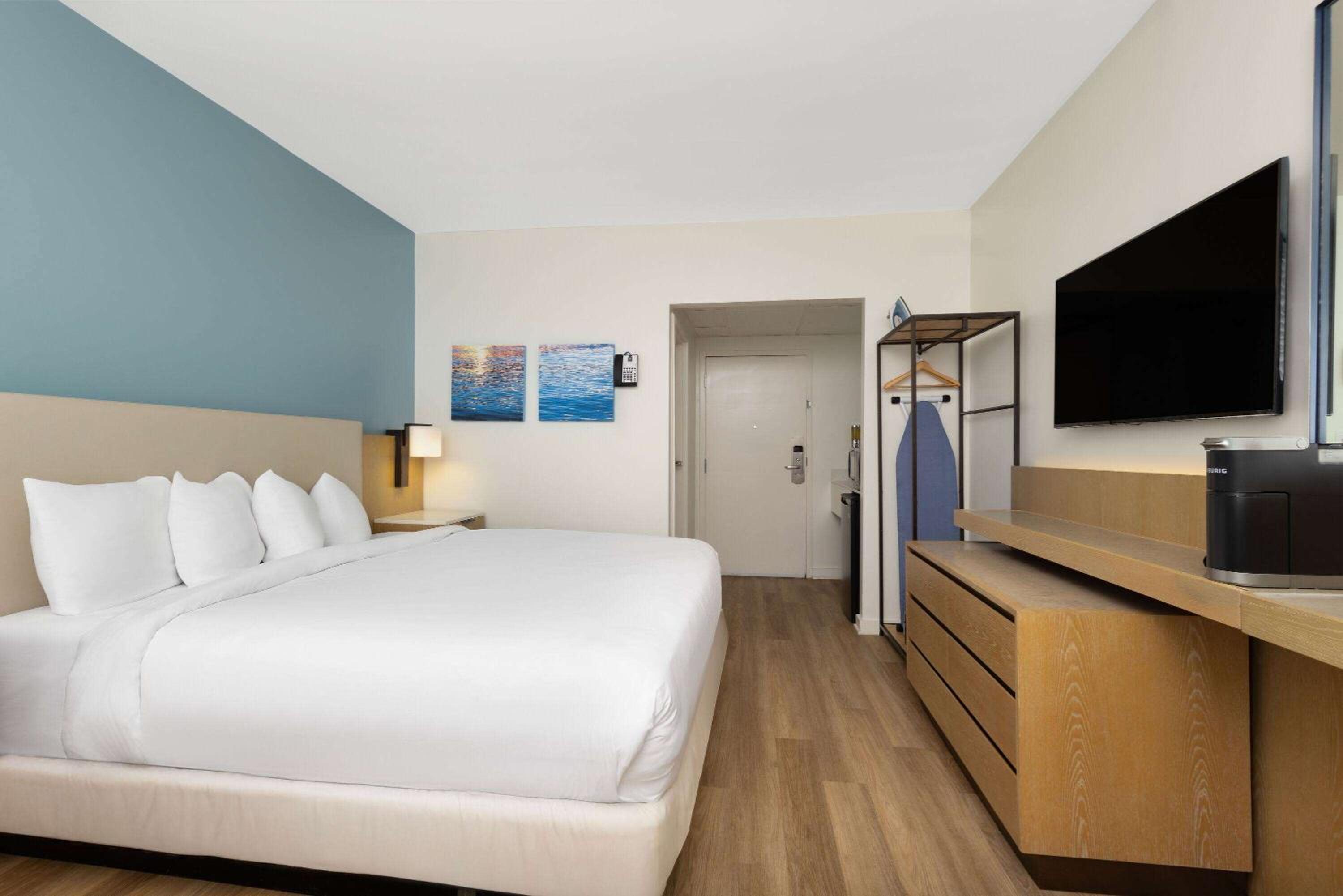 King Room - Non-Smoking photo 3