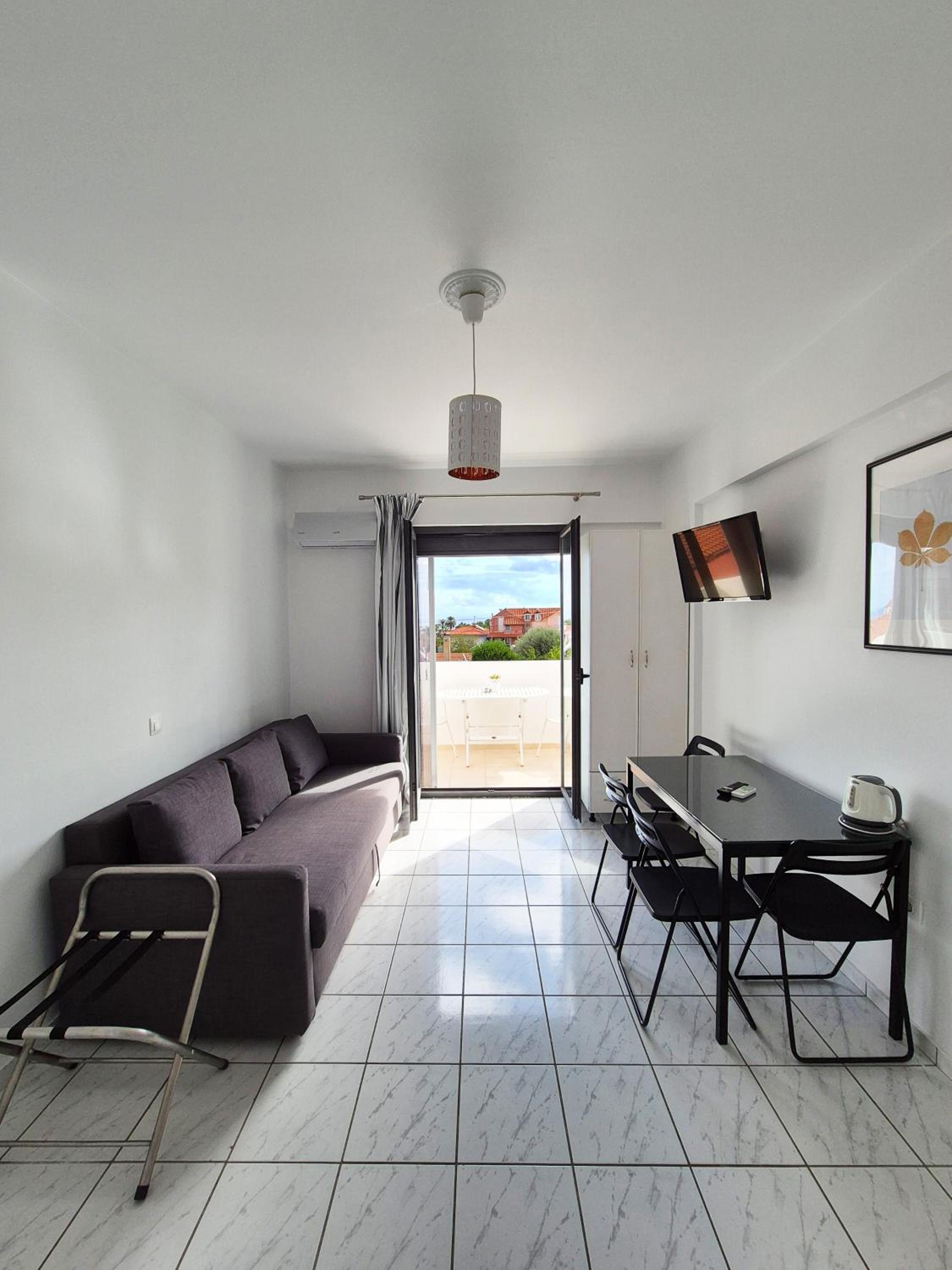 Studio - Split Level photo 1