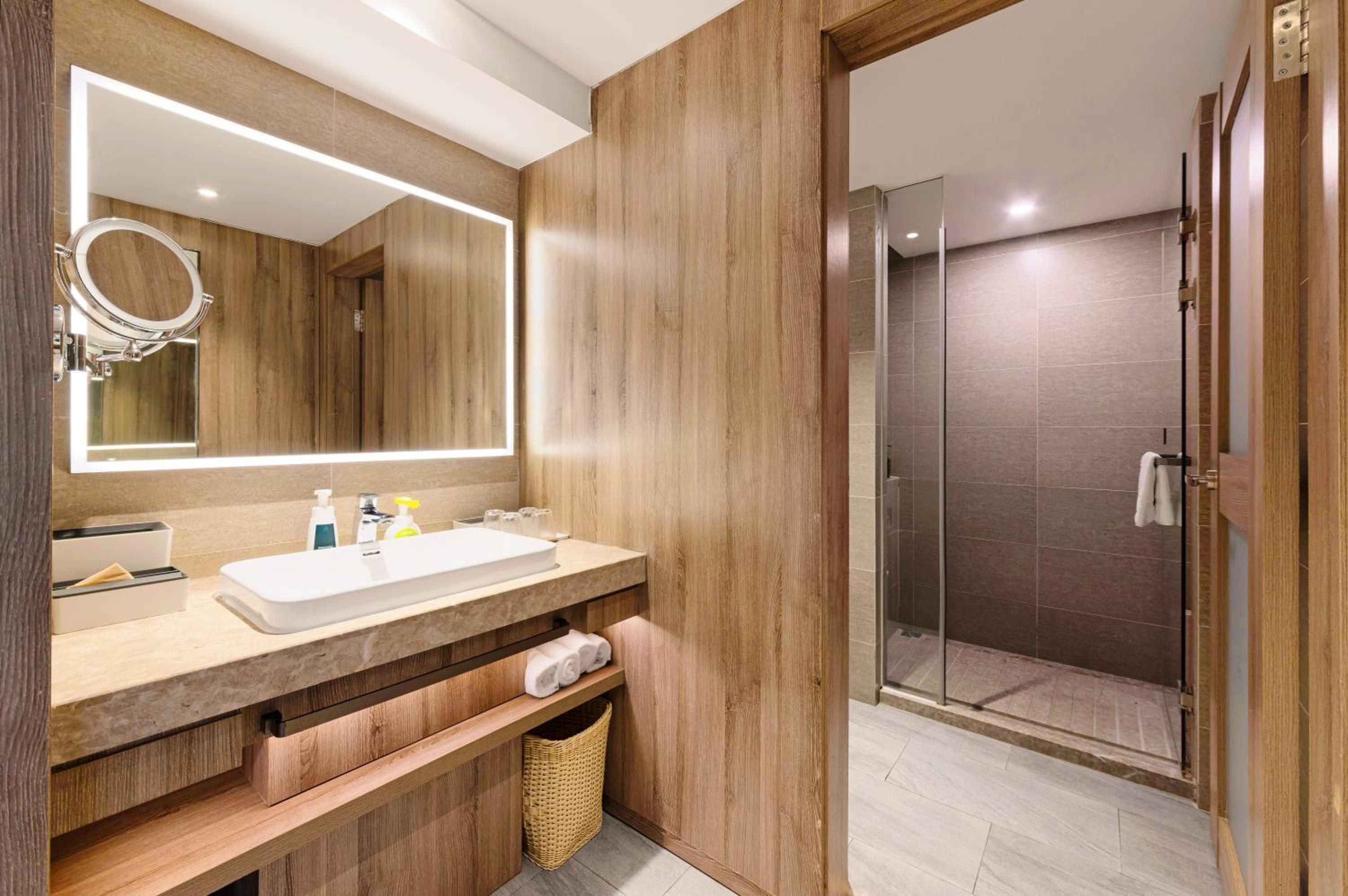 Jimu Suite with View photo 1