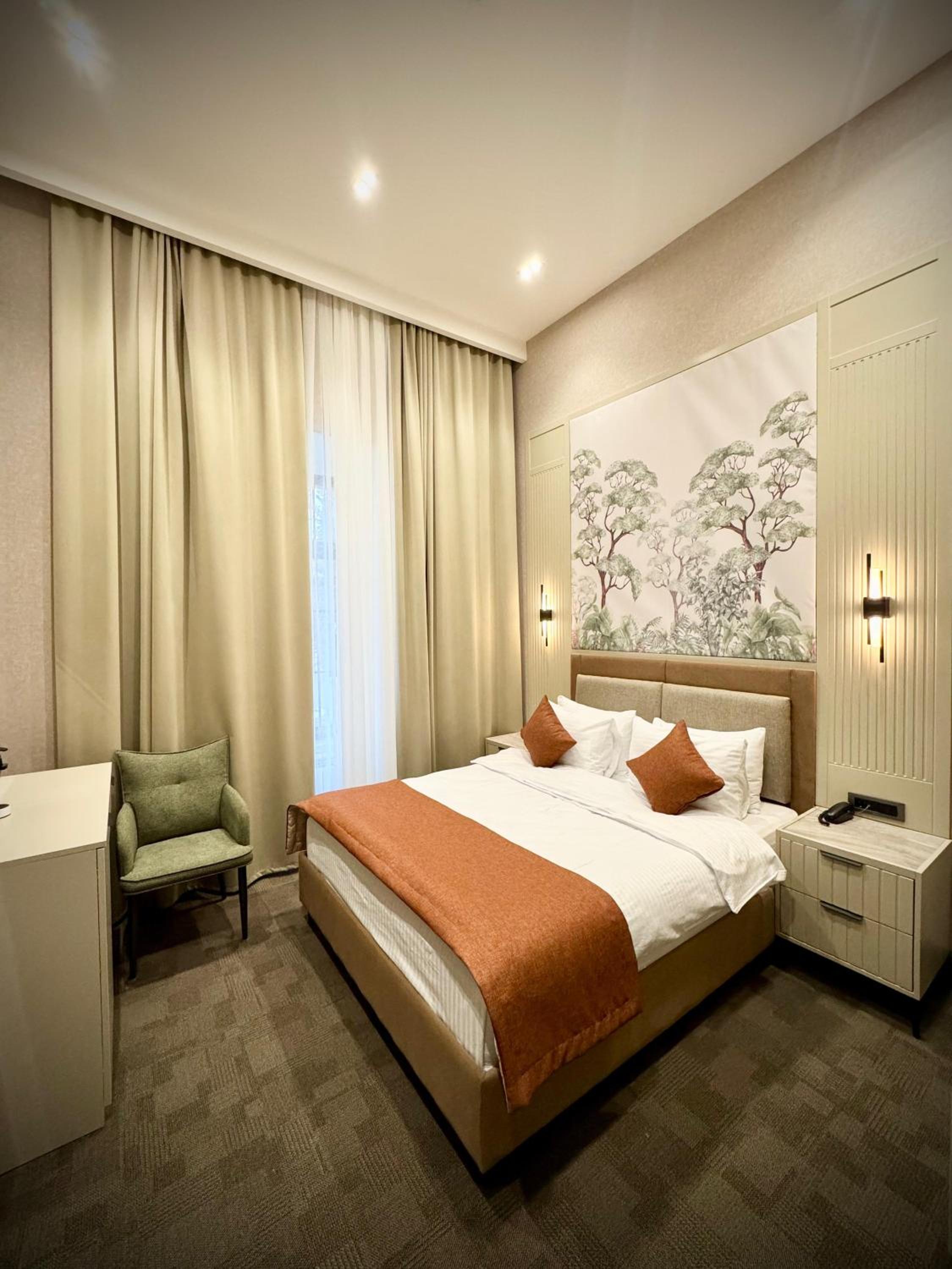 Suite with Garden View