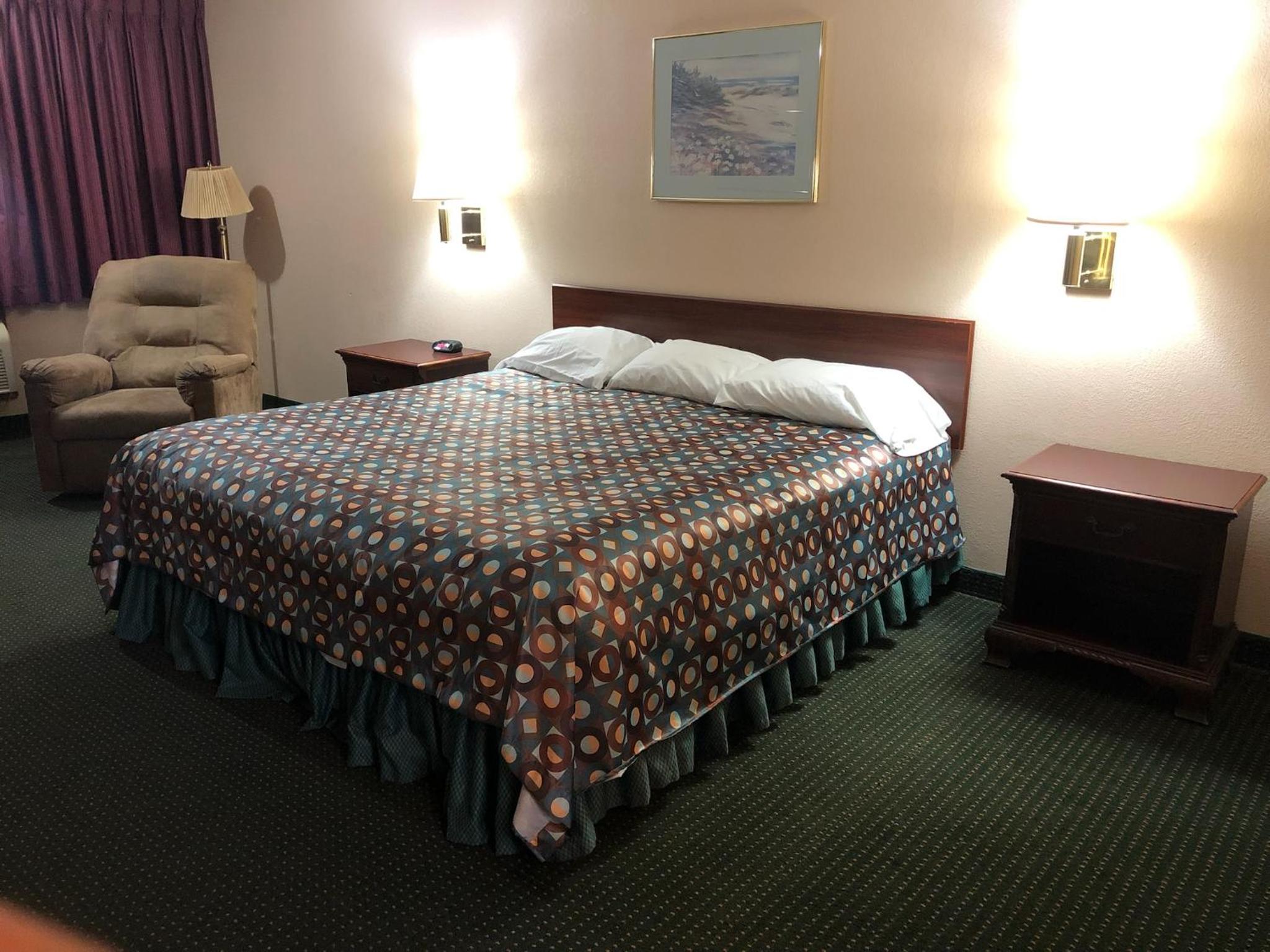 Standard King Room photo 1
