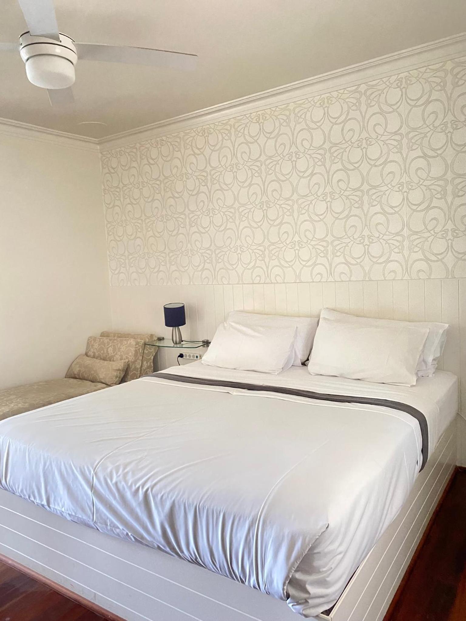 Deluxe King Room photo 3