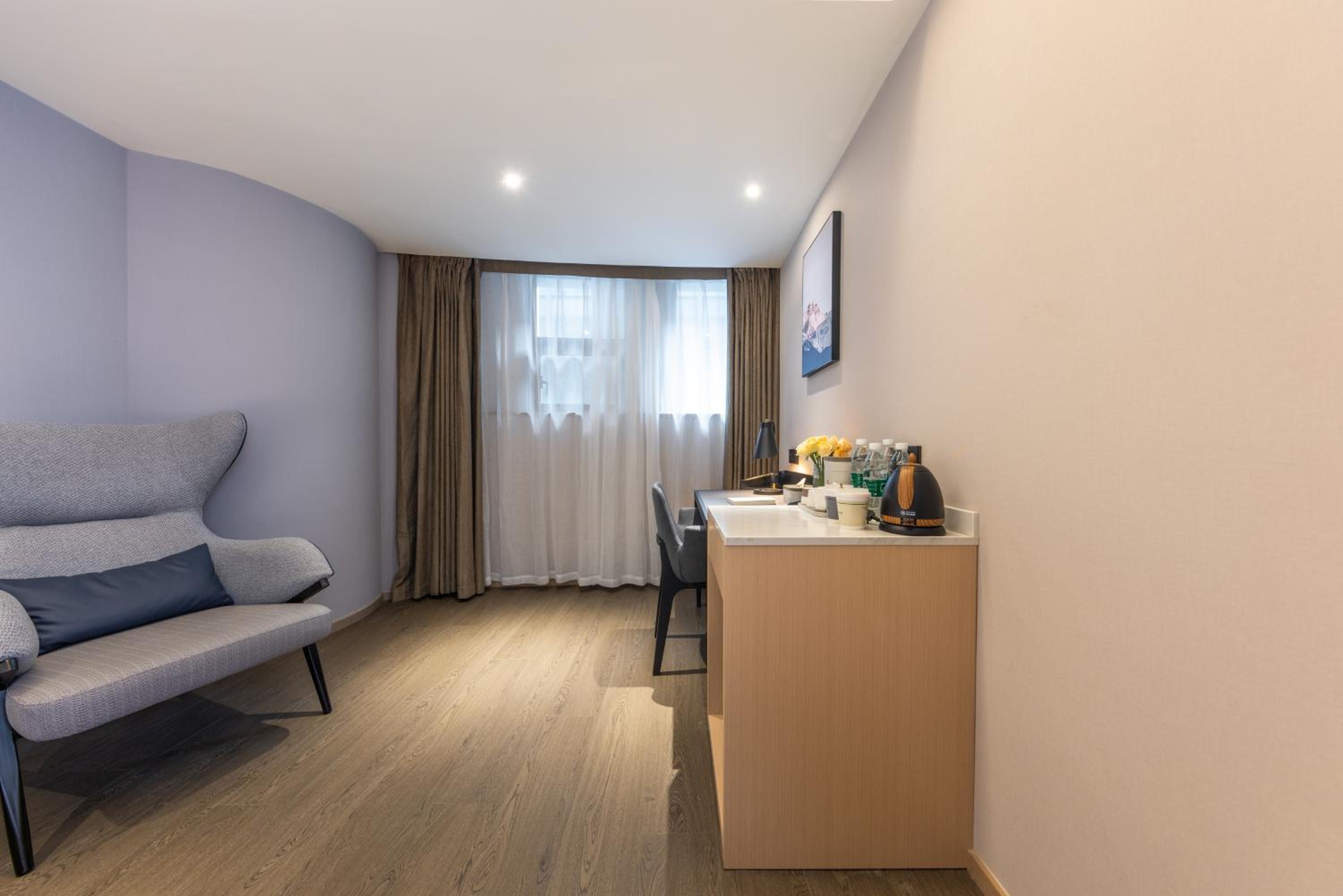 Elegant Double Room photo 2