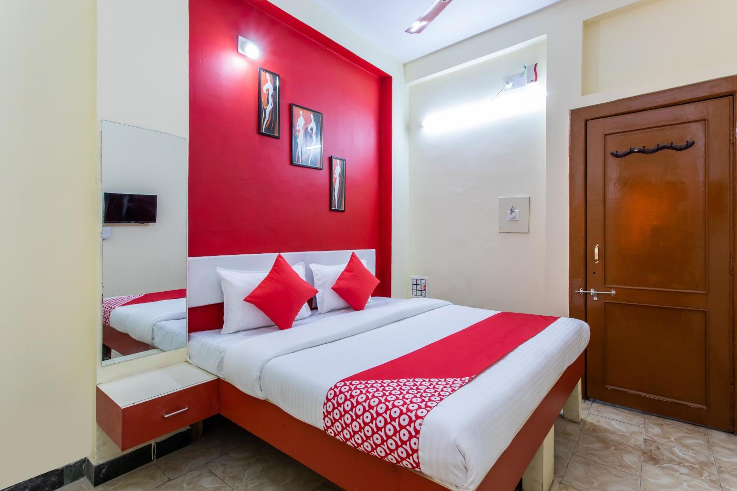 Standard Double Room - Photo 12