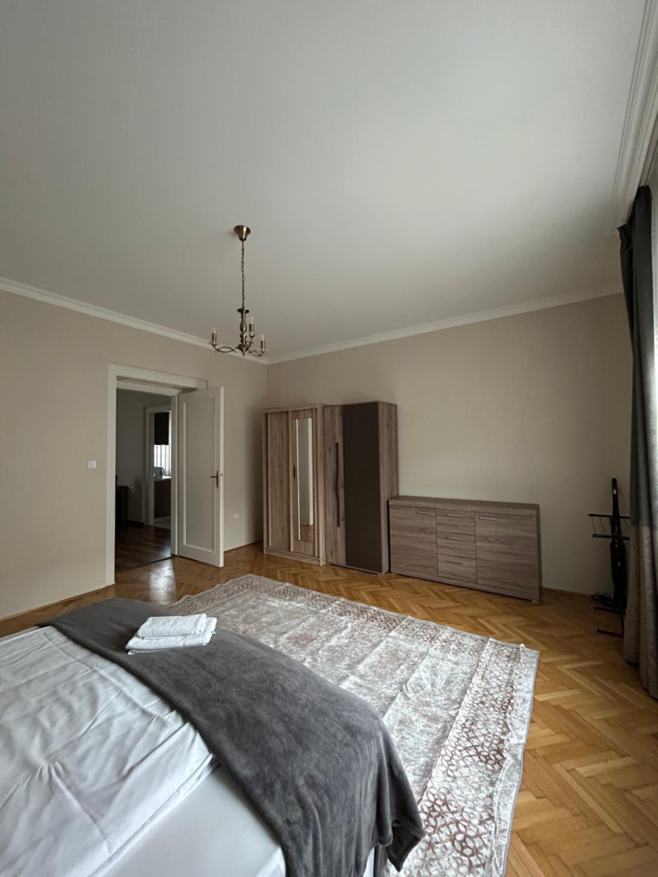 One-Bedroom Apartment photo 2