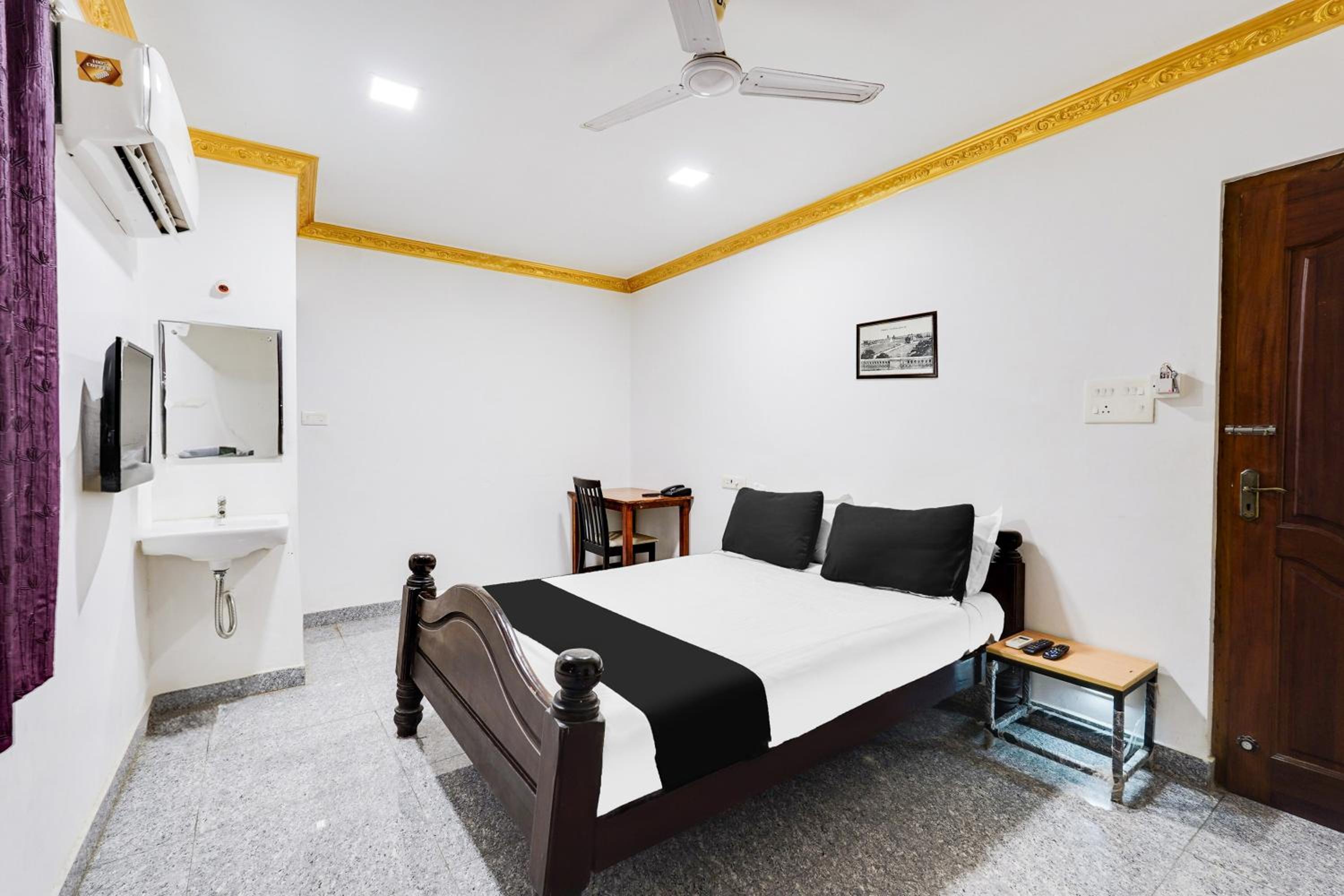 Classic Triple Room photo 1
