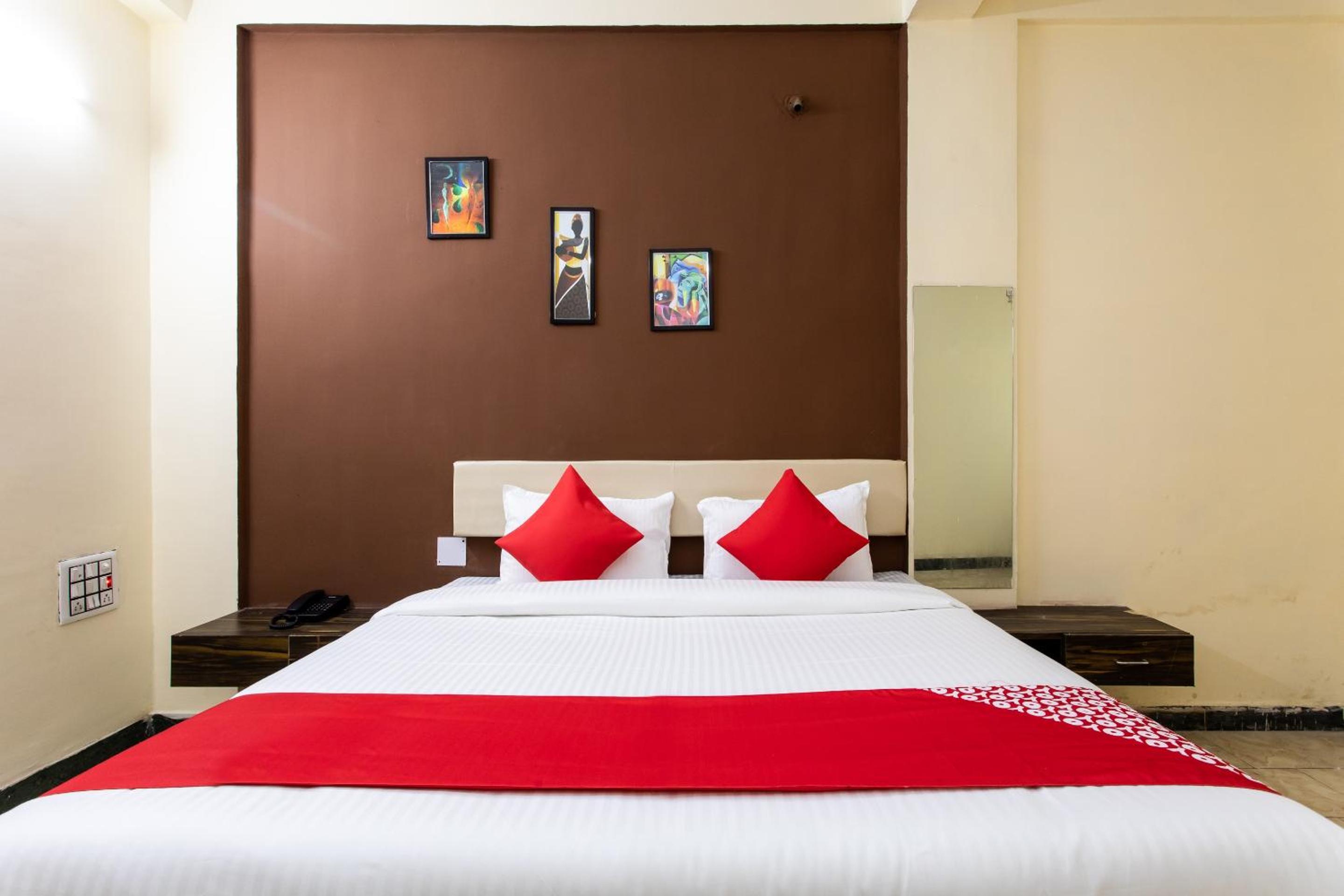 Standard Double Room - Photo 9