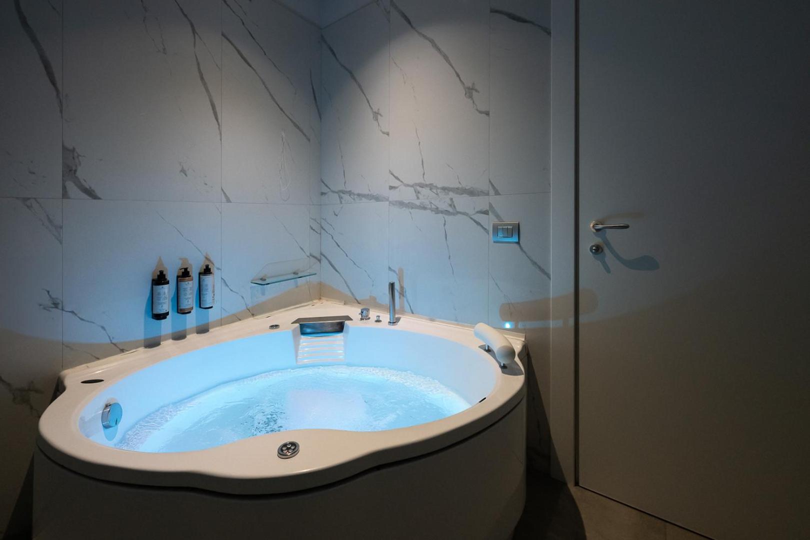 Suite with Spa Bath