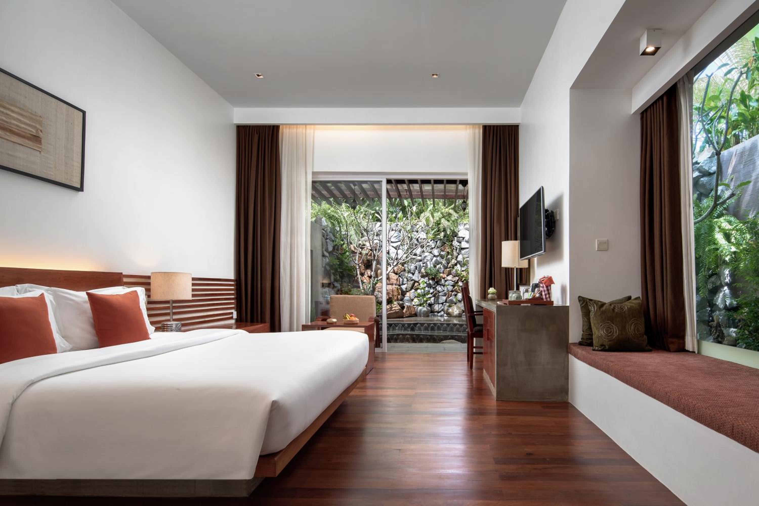 Bungalow Suite with Outdoor Bathtub - Free 30mn Massage + Free Mini Bar photo 1