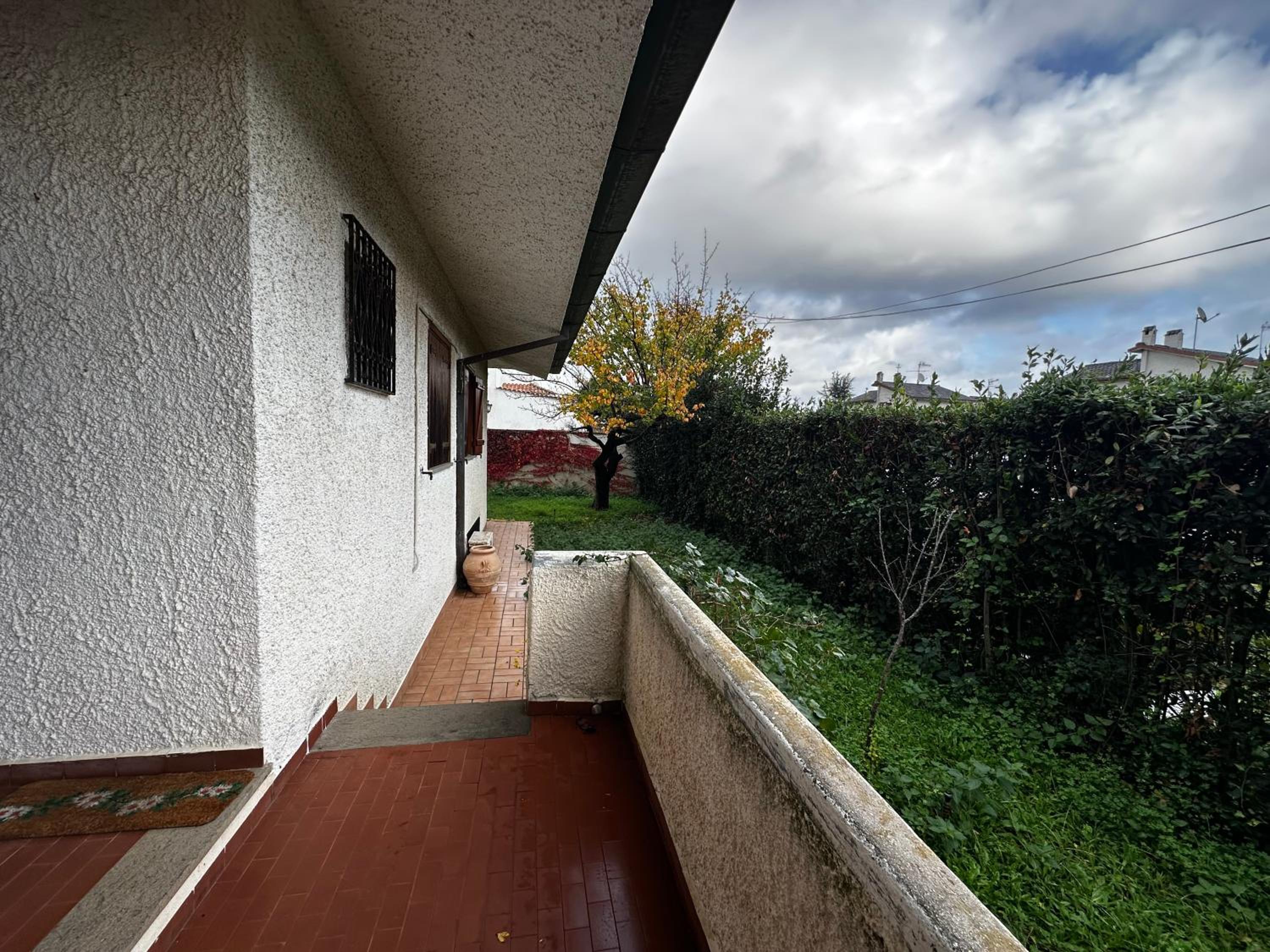 Villa photo 3