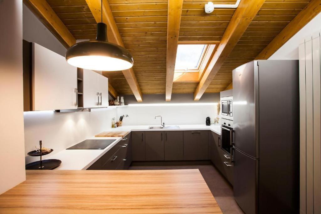 Three-Bedroom House photo 3