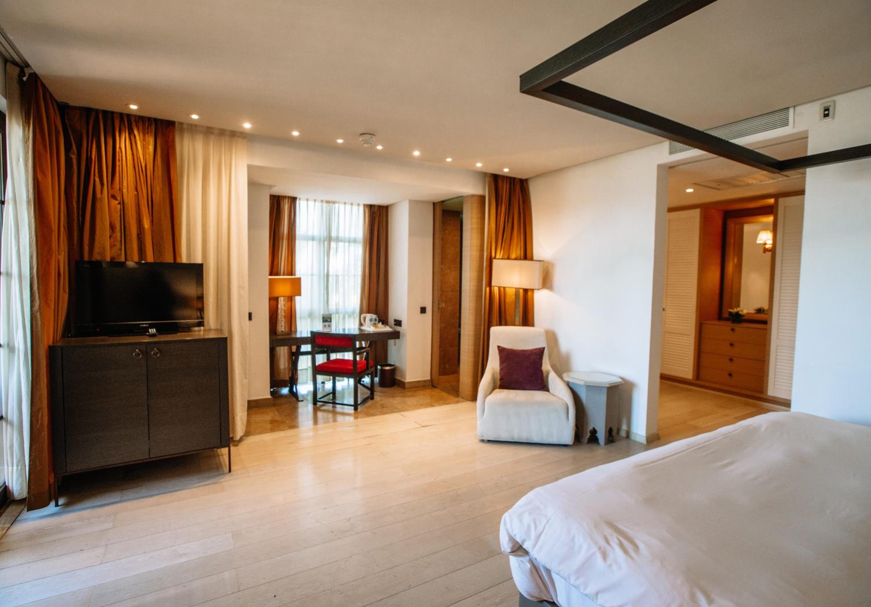 Spacious King Room photo 1