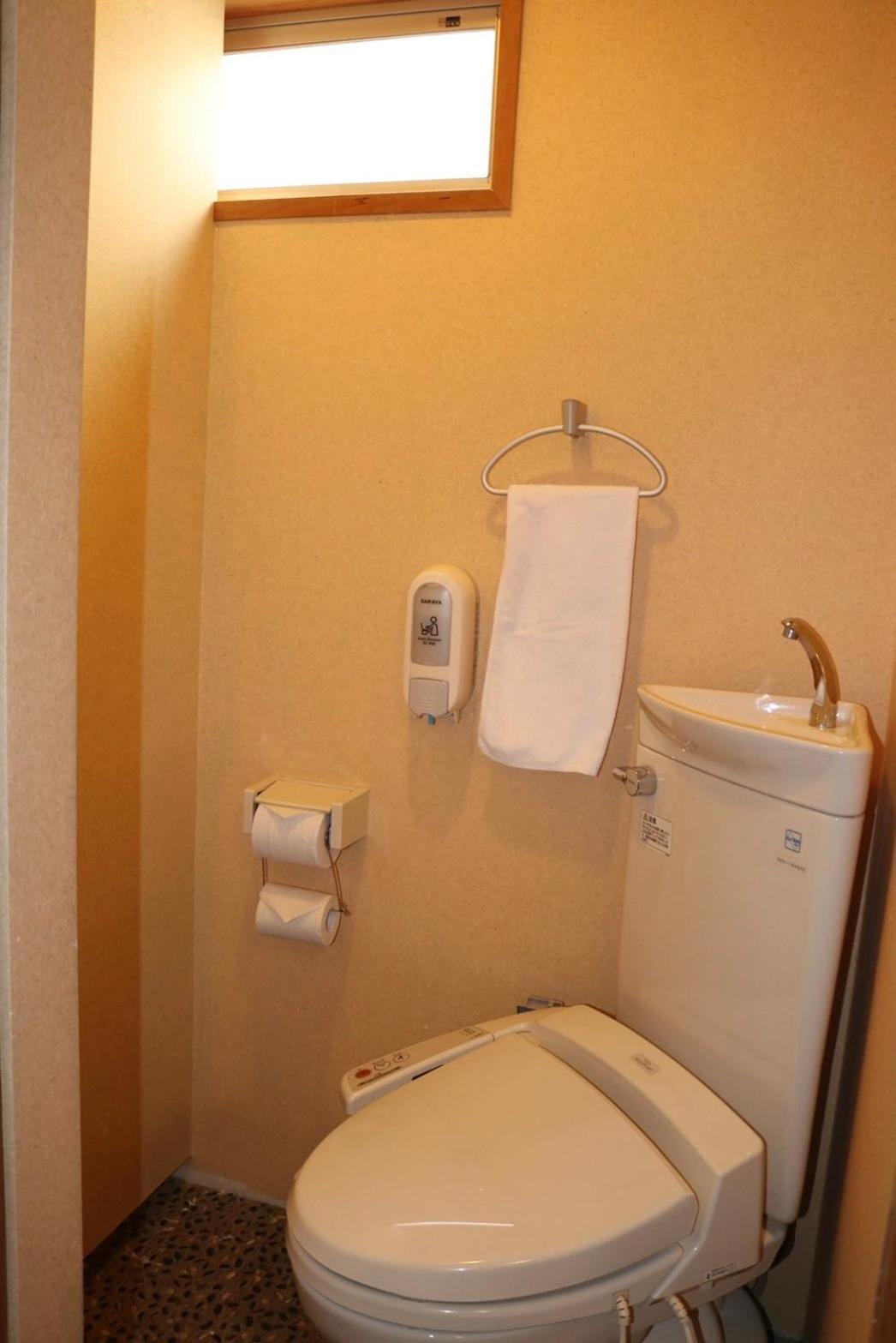 Single Room with Shared Shower and Toilet photo 2