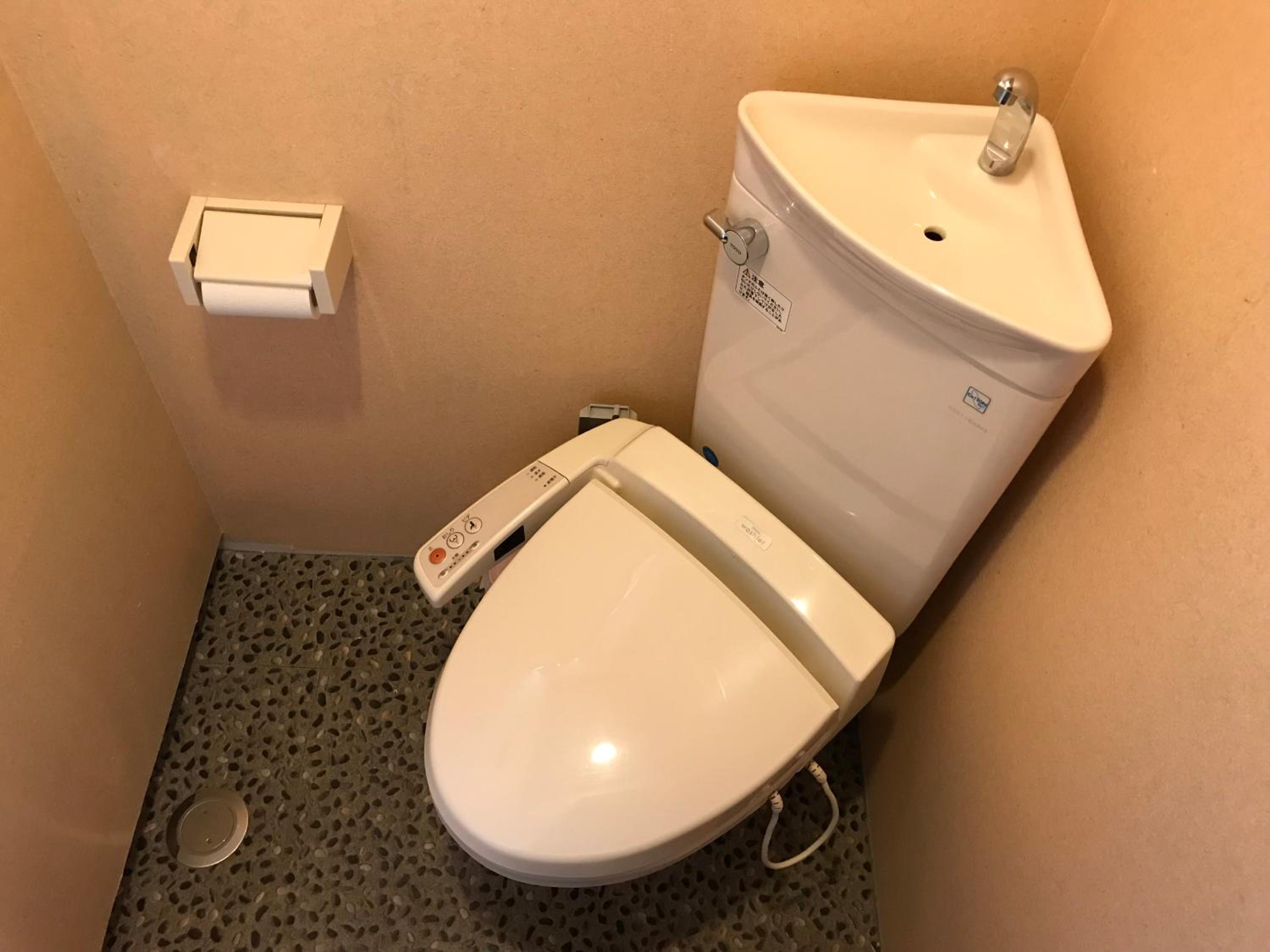 Single Room with Shared Bathroom photo 2