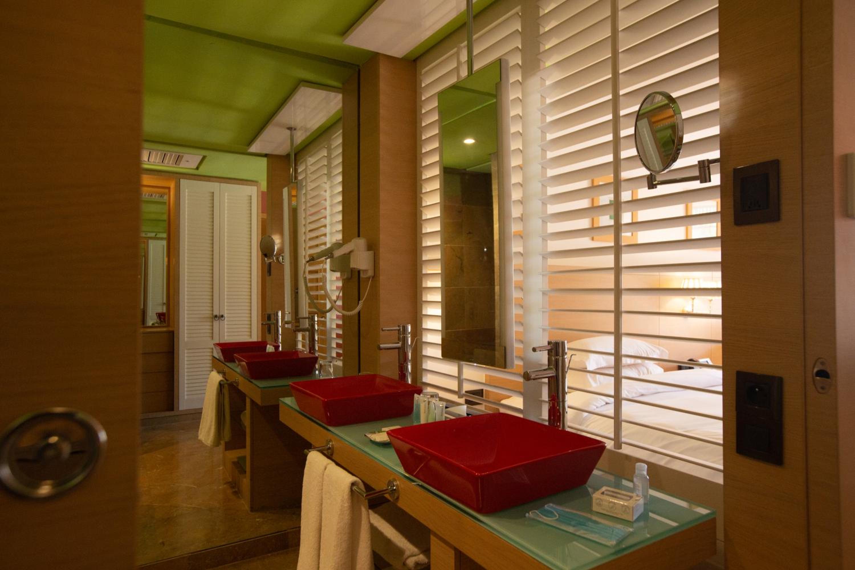 Deluxe Twin Room Golf Course View photo 3