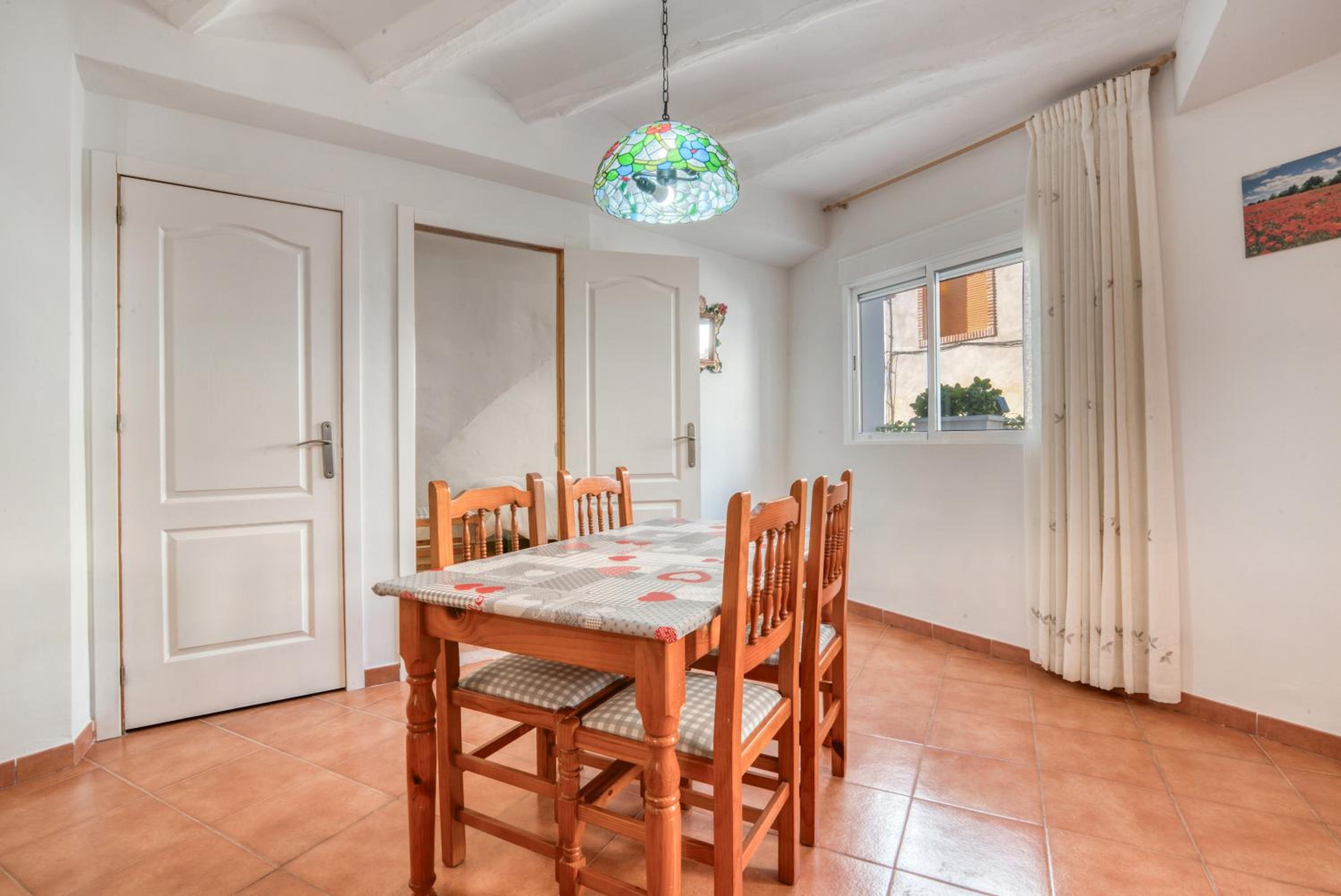 Three-Bedroom Apartment with Mountain View photo 3