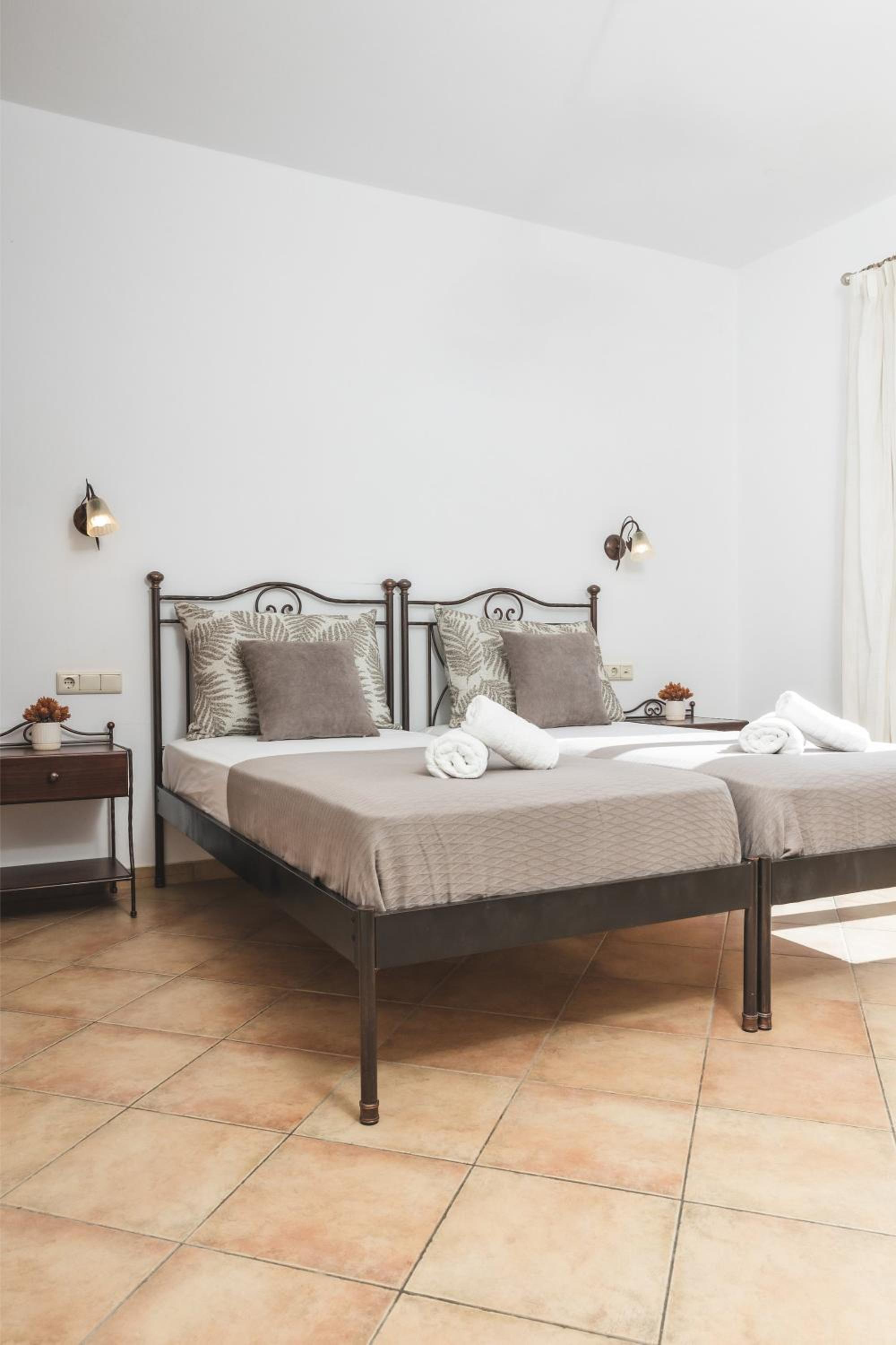 One-Bedroom Apartment (5Adults)