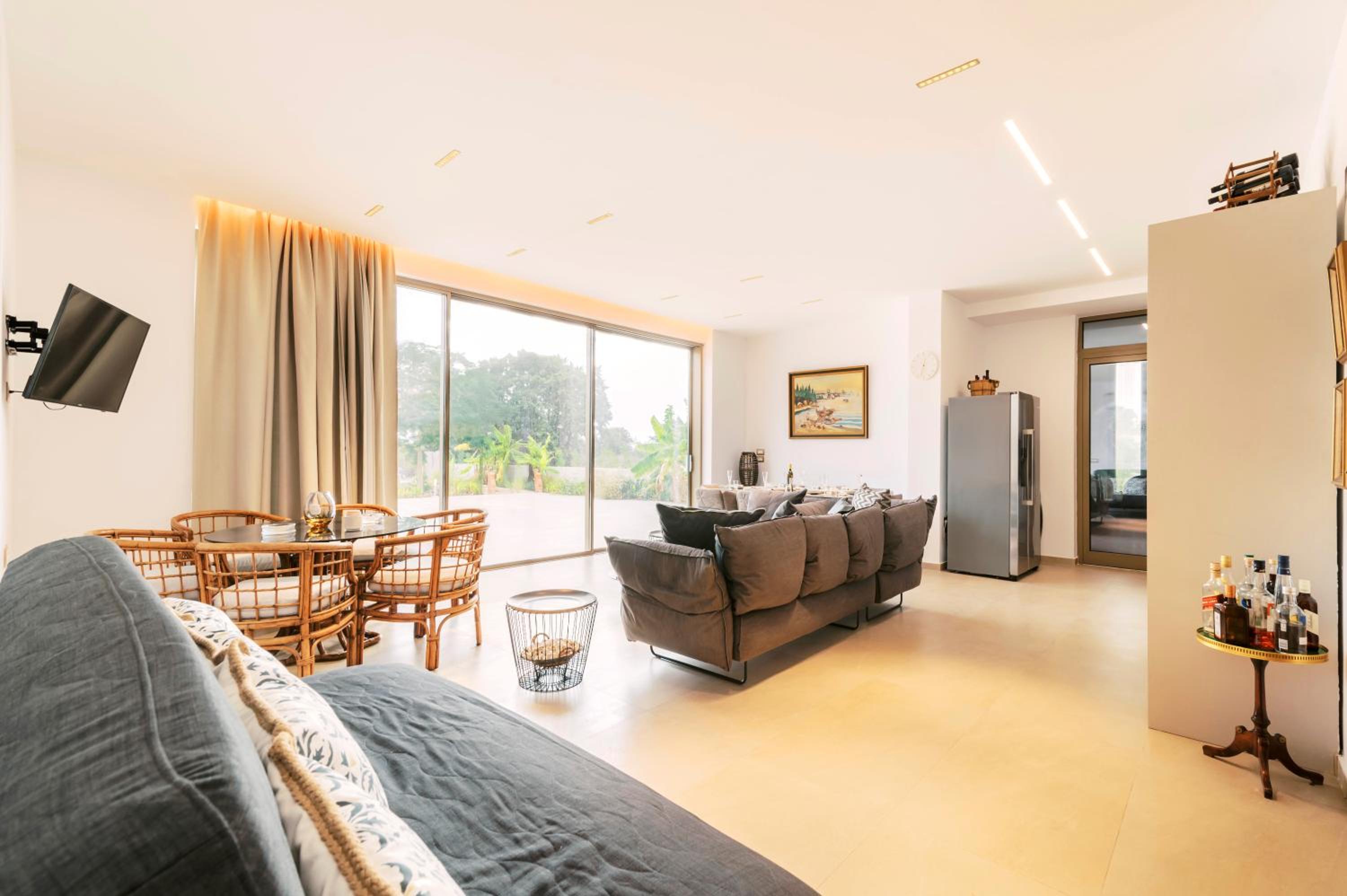 Three-Bedroom Villa photo 1
