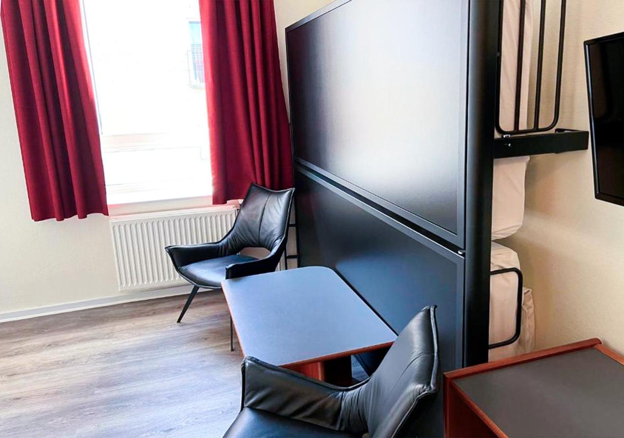Standard Family Room (2 Adults + 2 Children) - Photo 6