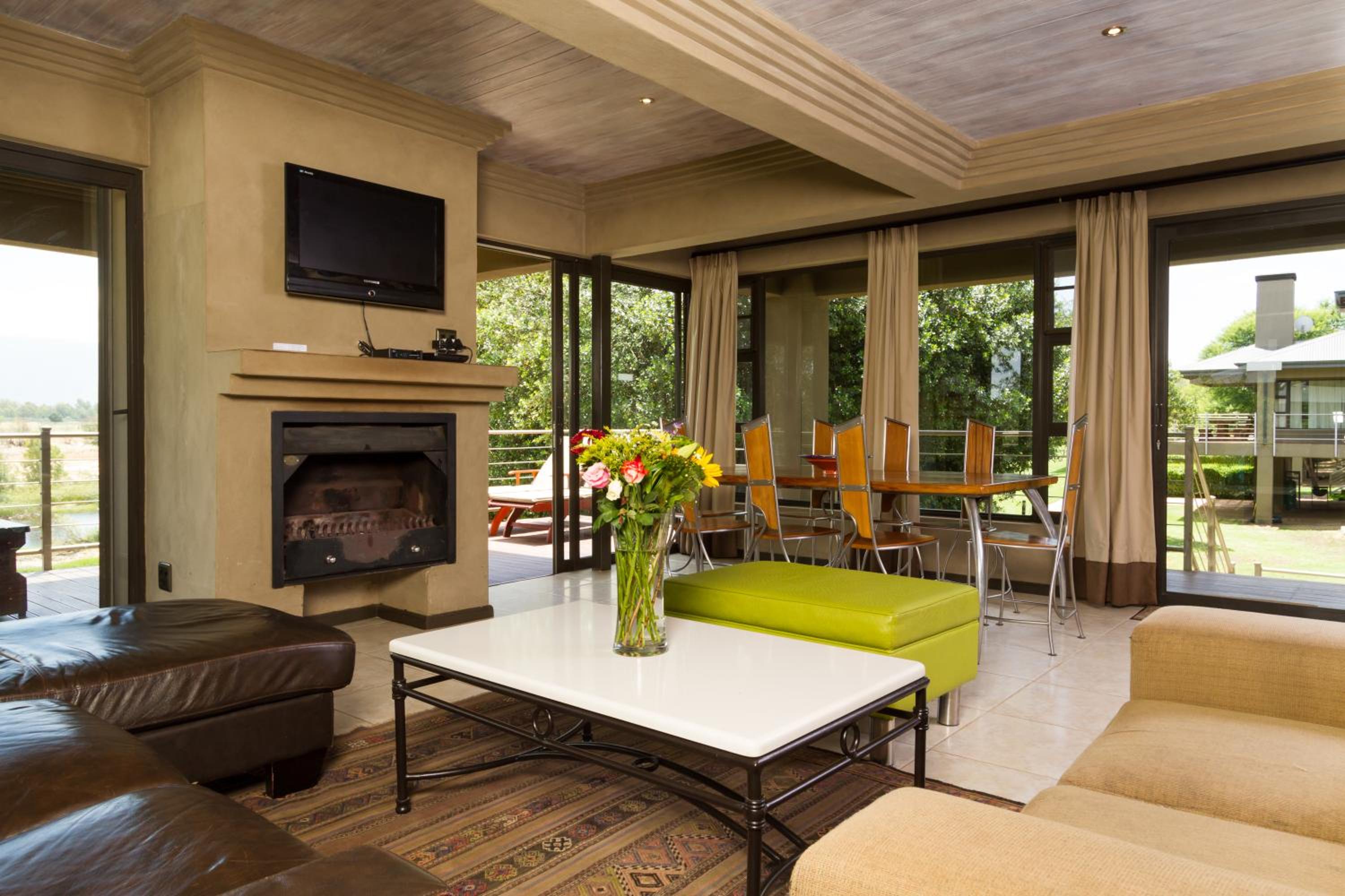 Four-Bedroom Villa photo 1