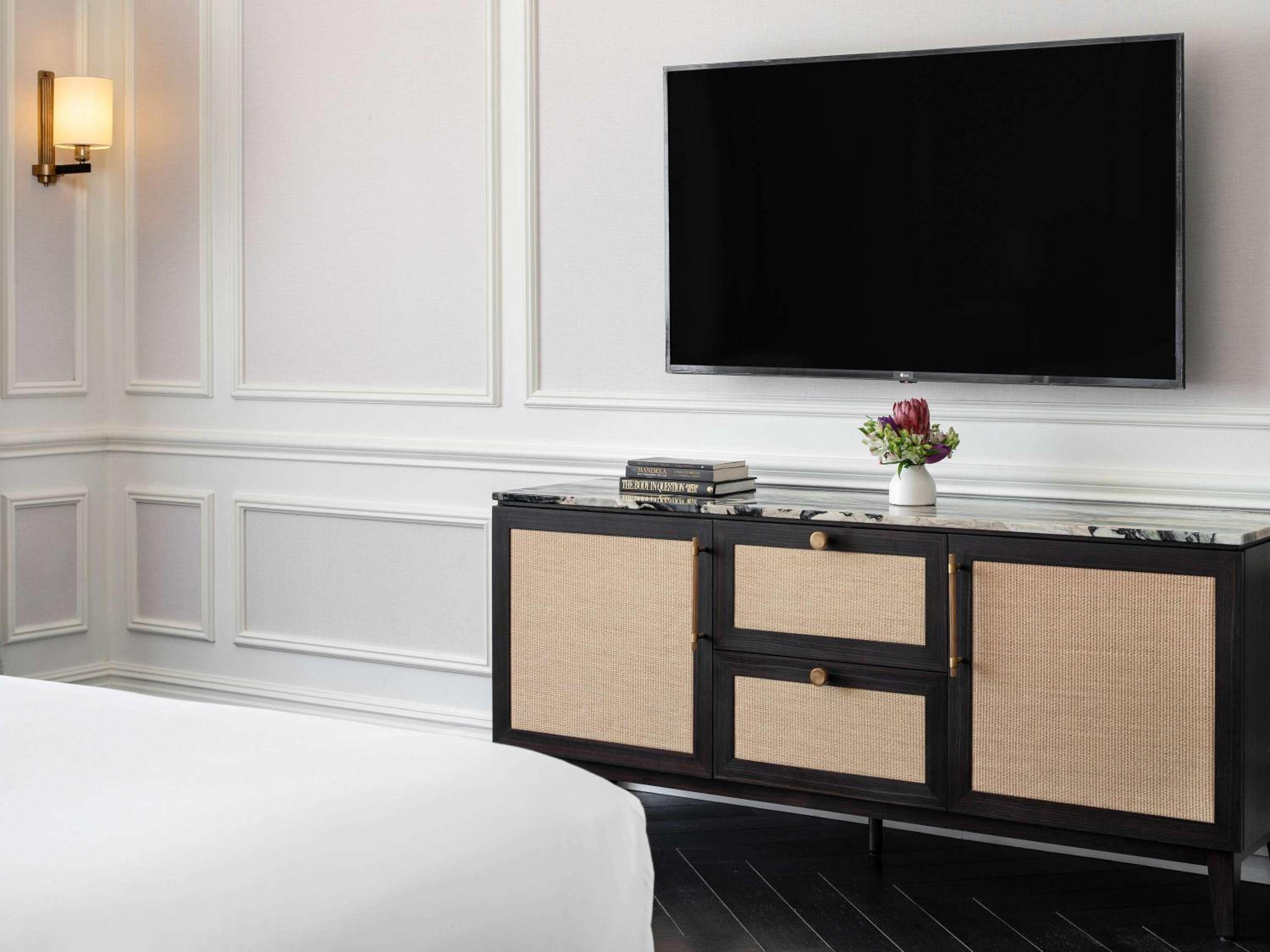 Fairmont Room with Harbor View - Photo 2