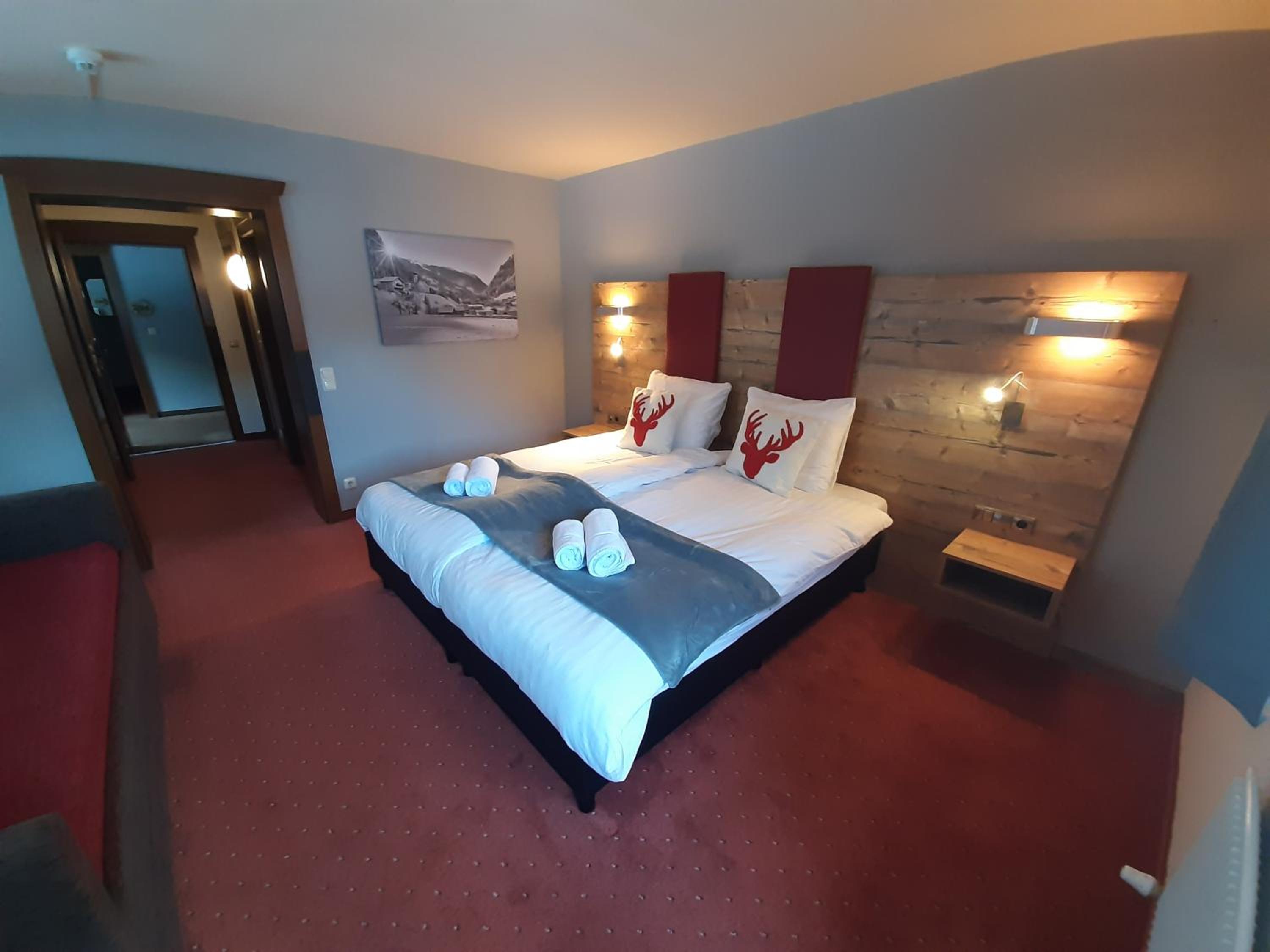 Quadruple Room with Mountain View photo 1