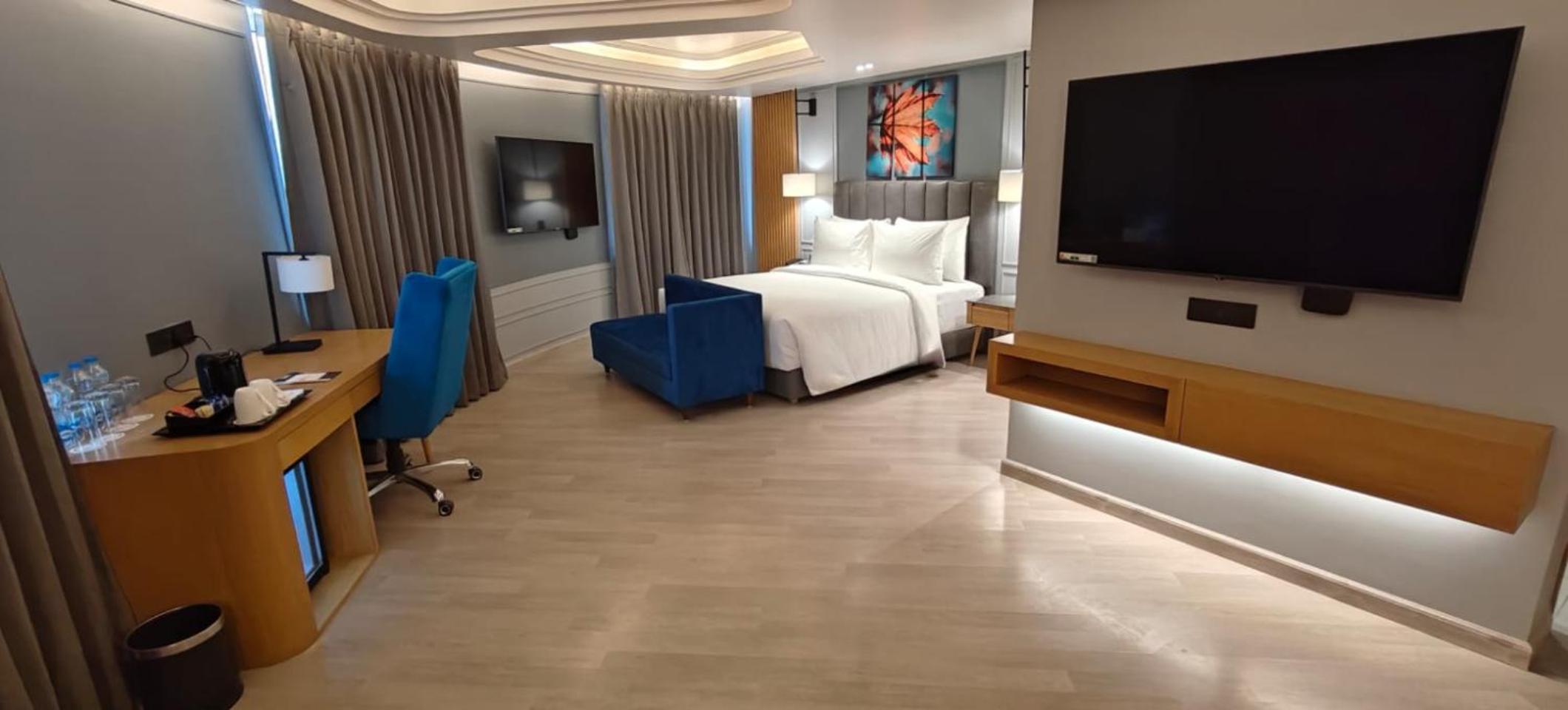 King Suite with City View