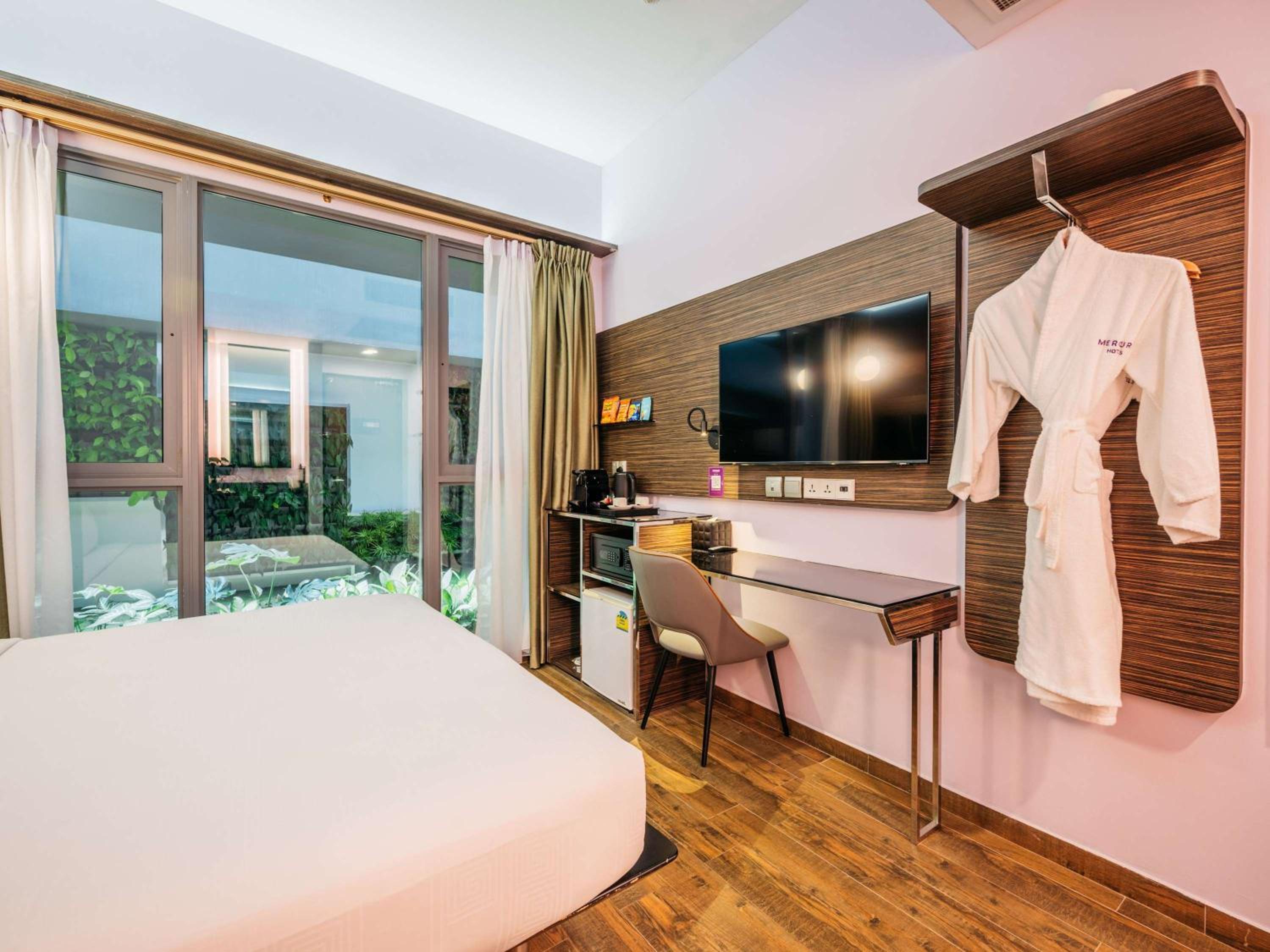 Classic Twin Room with Balcony