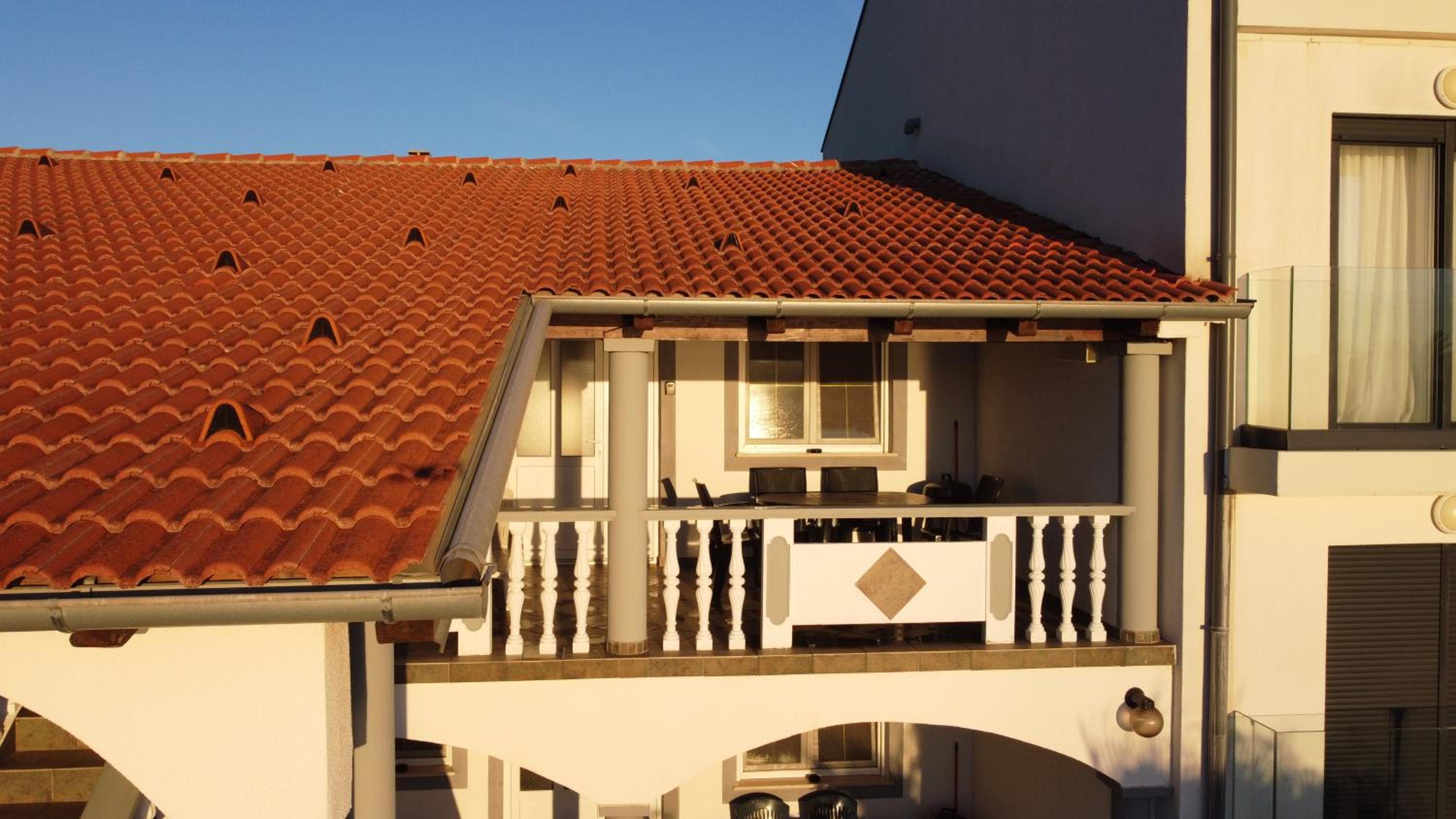 Two-Bedroom Apartment with Balcony and Sea View photo 3
