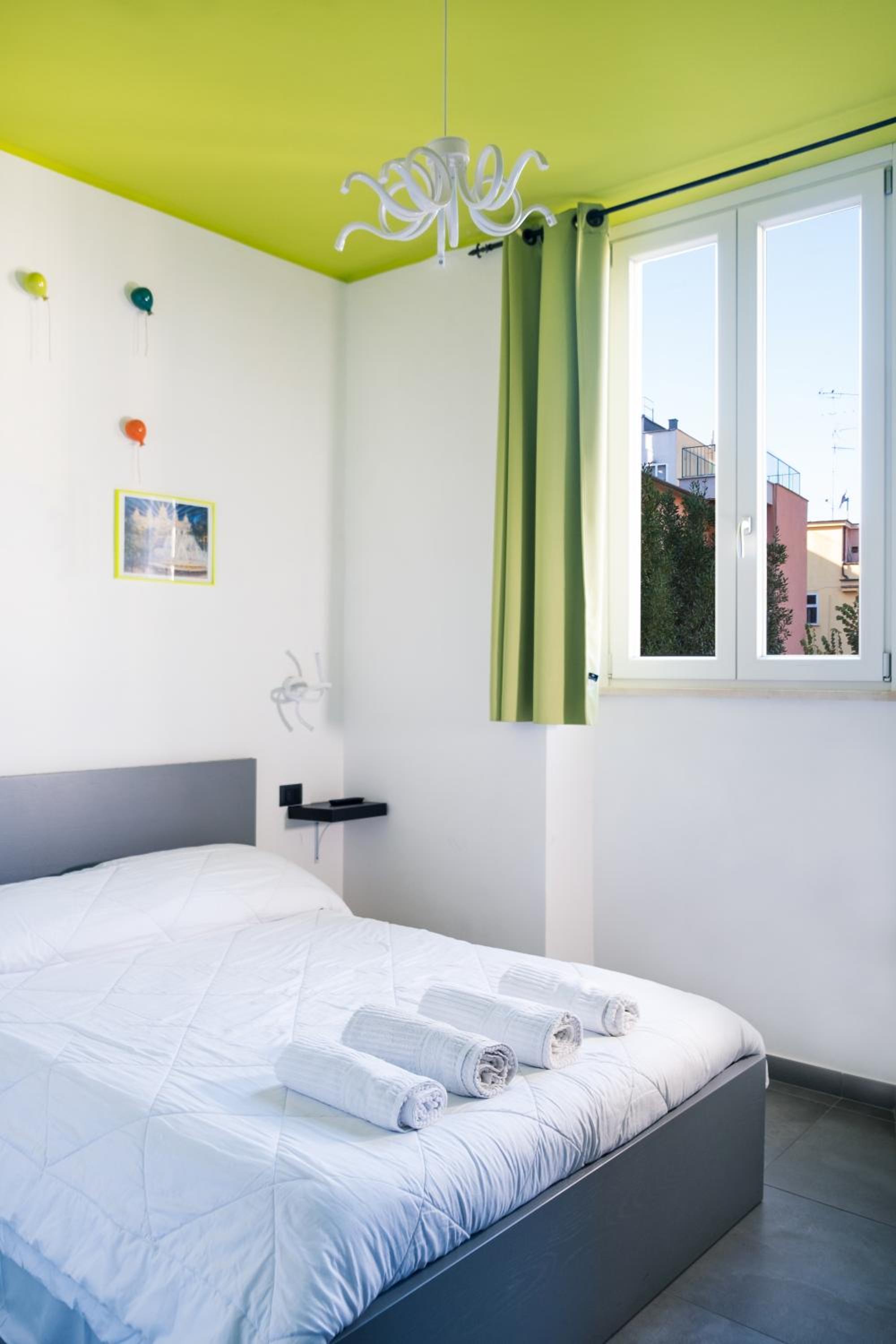 Deluxe Room - Photo 18