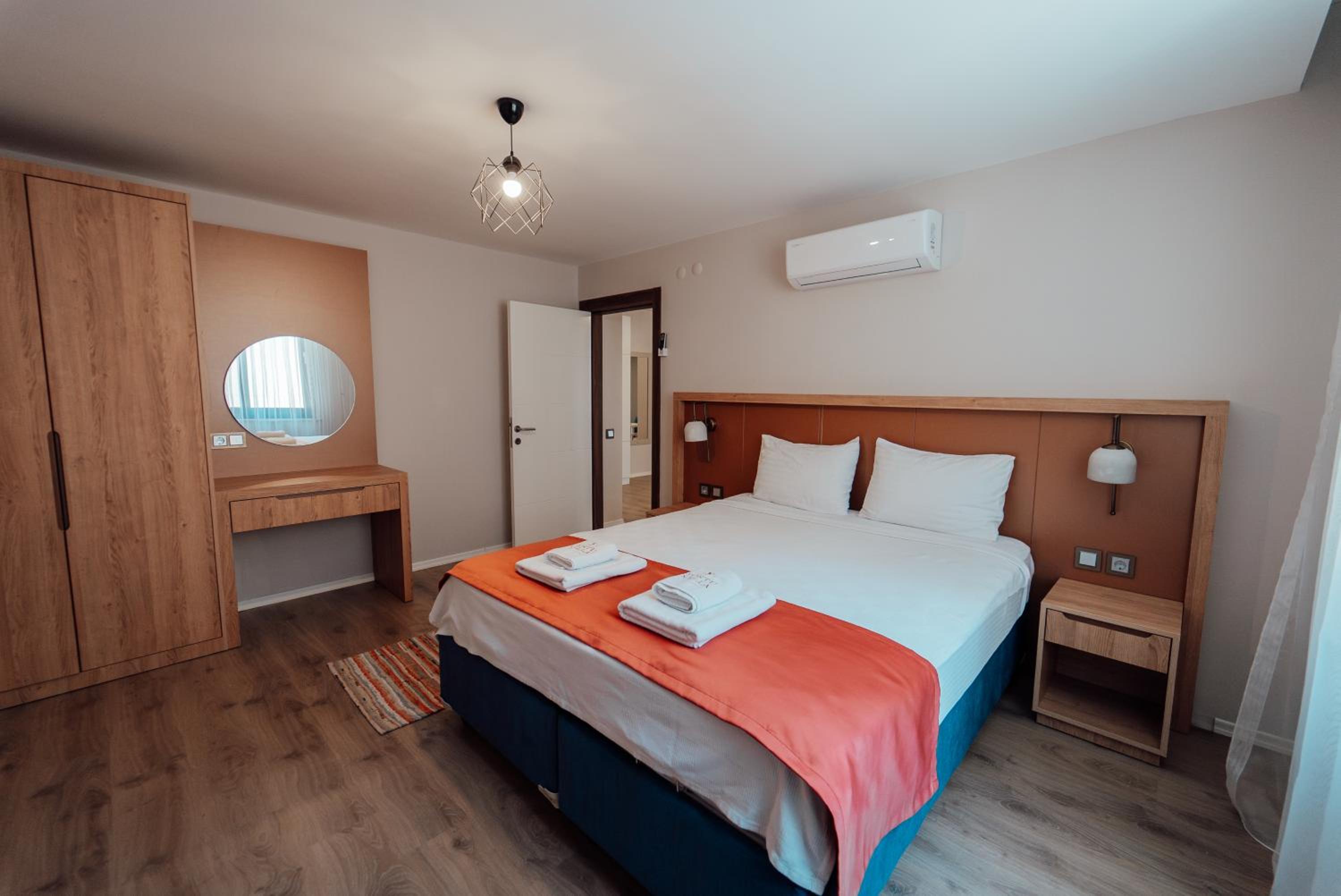 One-Bedroom Apartment - Photo 25
