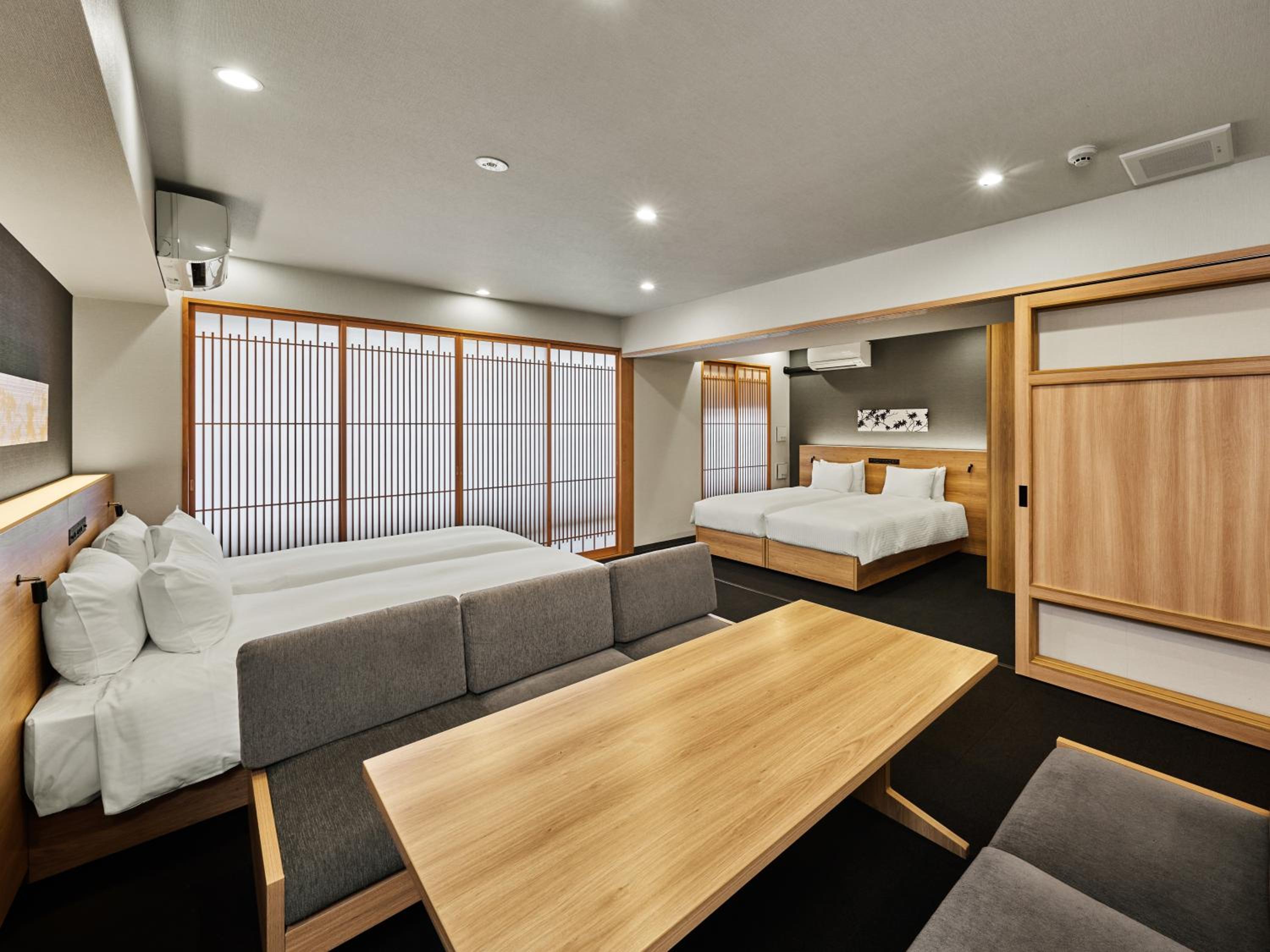 Deluxe One-Bedroom Family Apartment