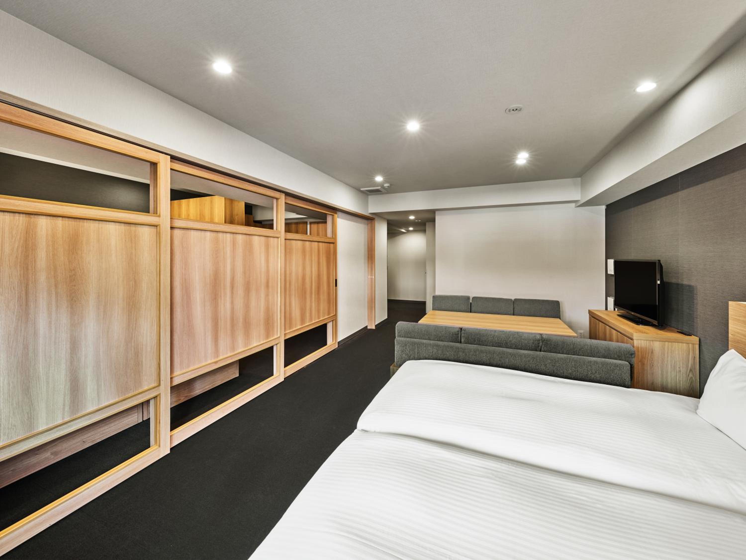 Deluxe One-Bedroom Family Apartment