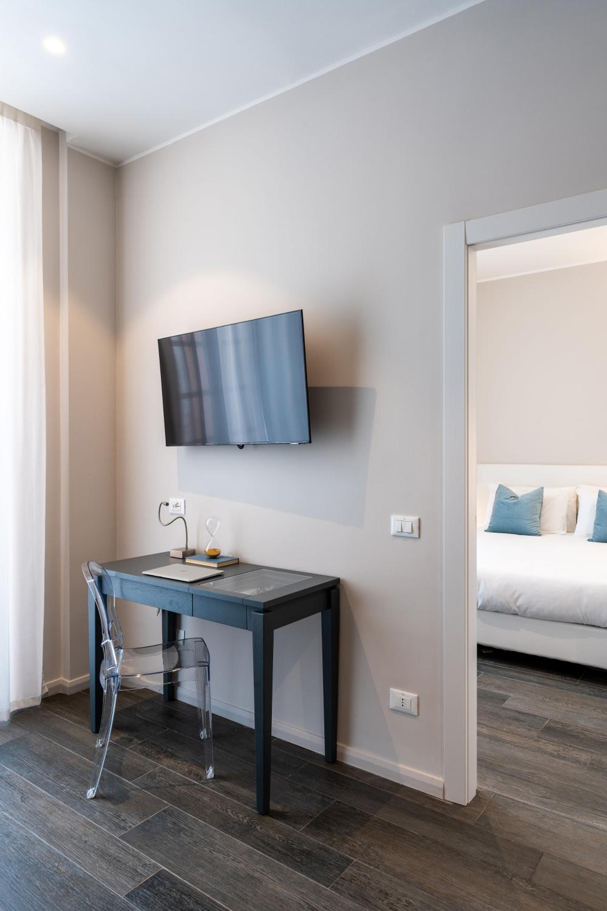 Suite - Photo 4