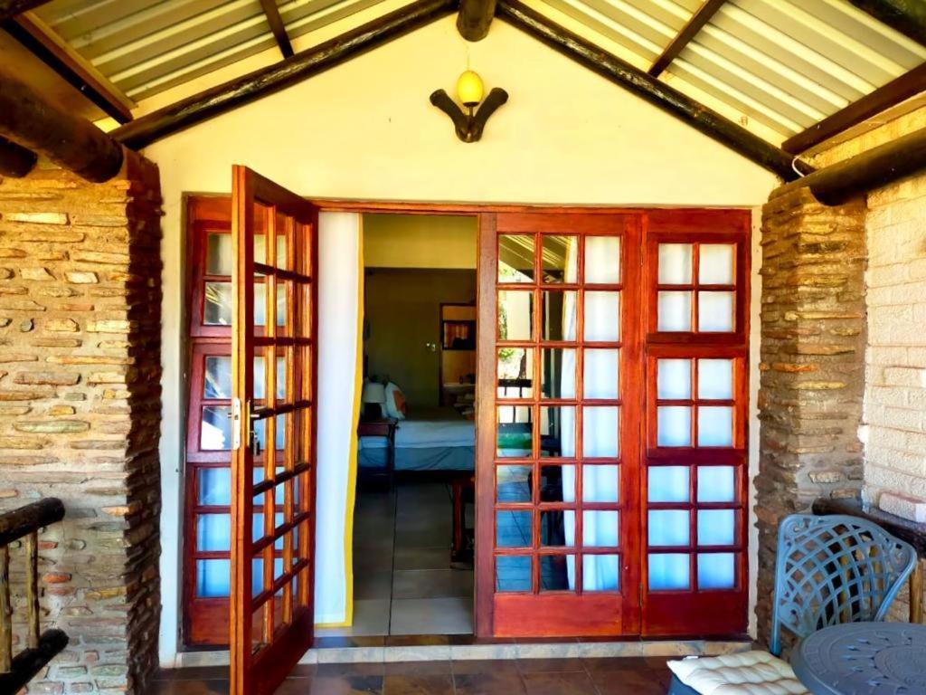 Standard King Room - Photo 7