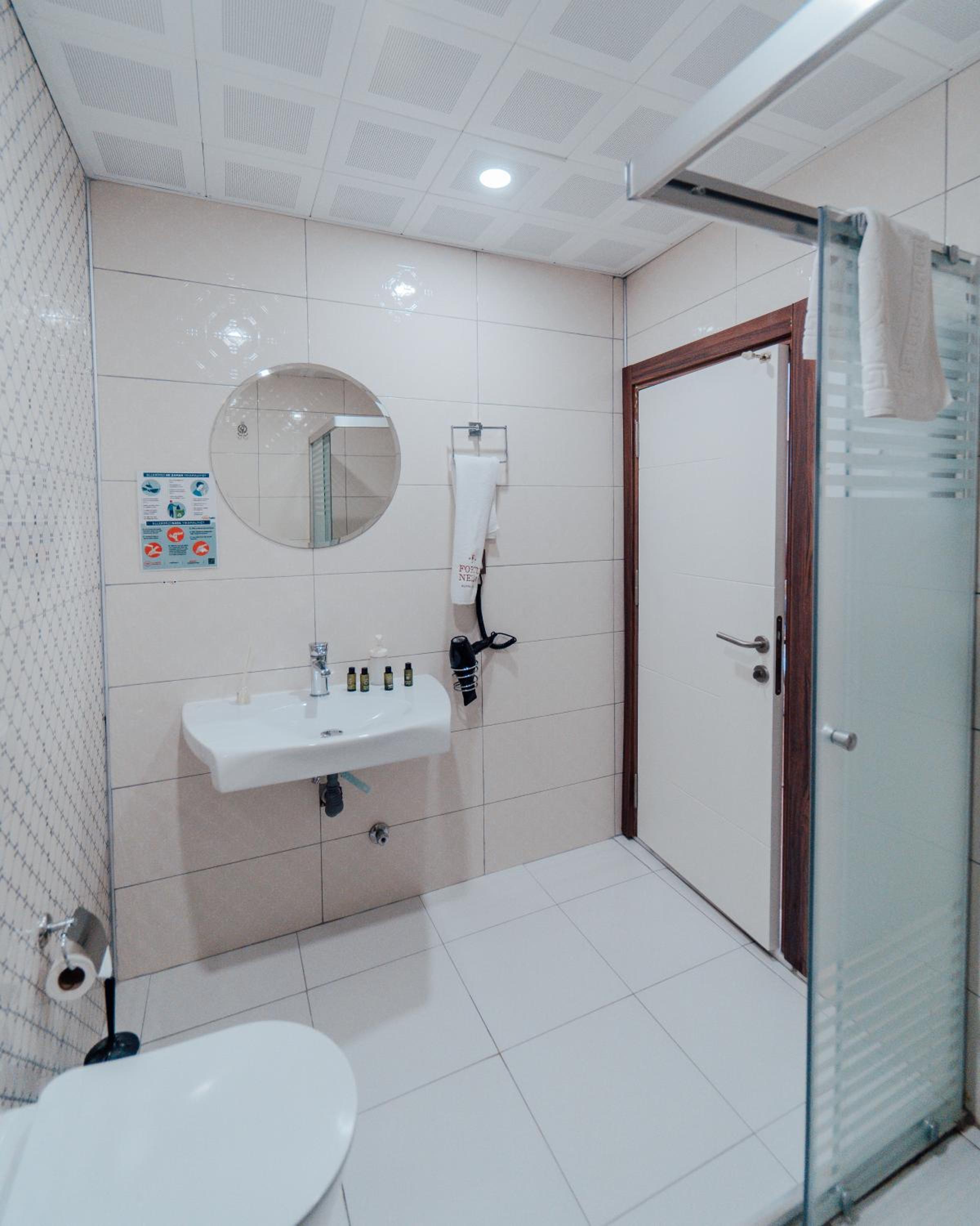 One-Bedroom Apartment - Photo 12