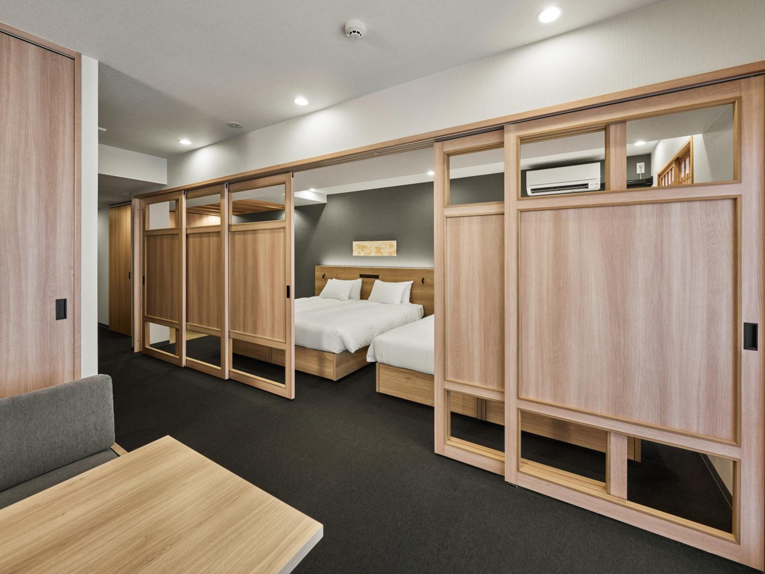 Deluxe One-Bedroom Japanese Apartment